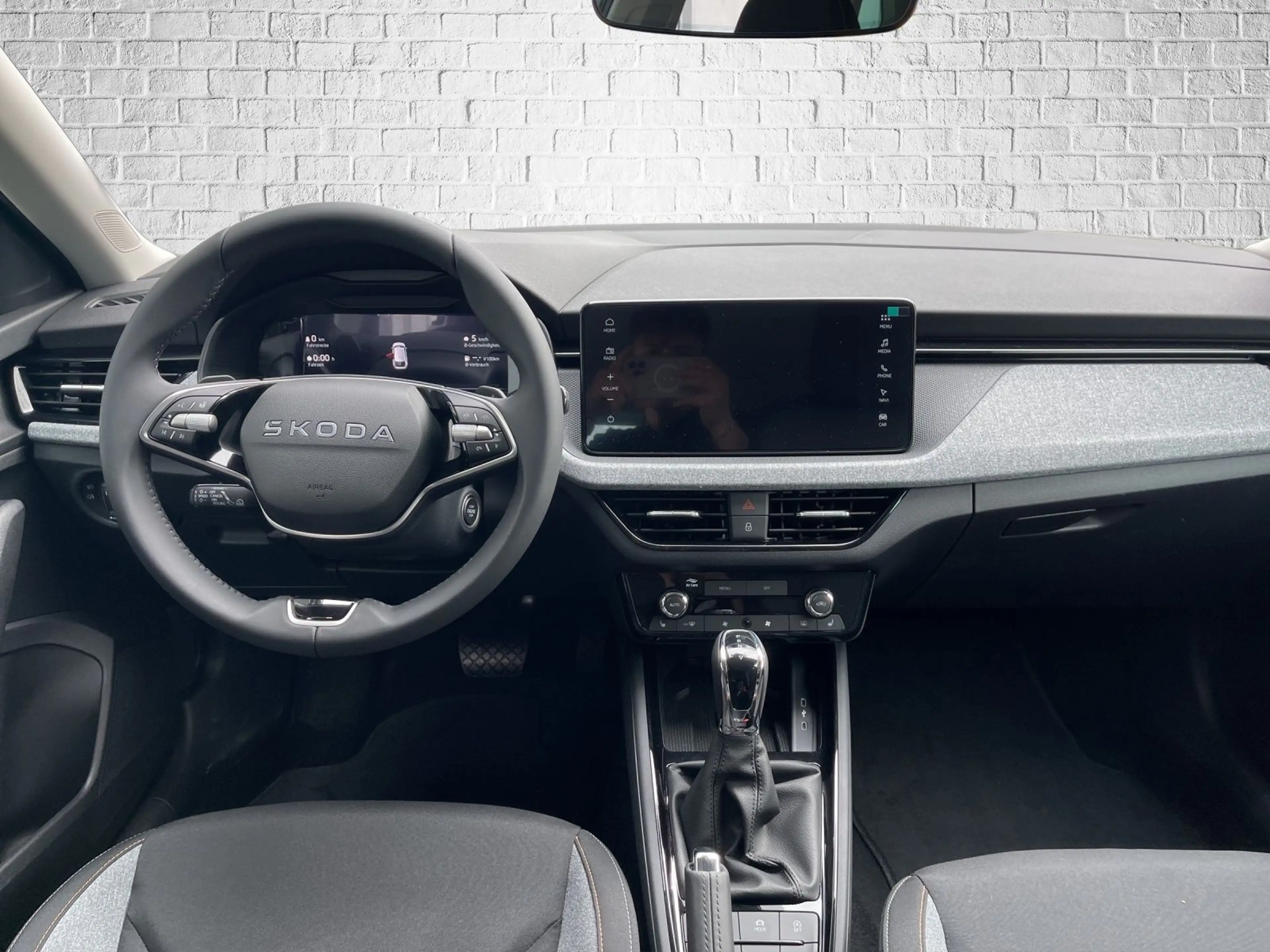 Skoda Scala 1.5 TSI DSG Automatik - Balance — photo 13