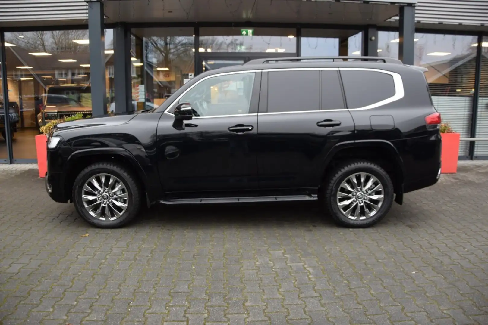 Toyota Land Cruiser 3.3 DIESEL TWIN TURBO 70TH ANNIVERSARY 4WD A/T VAN Zwart - 2