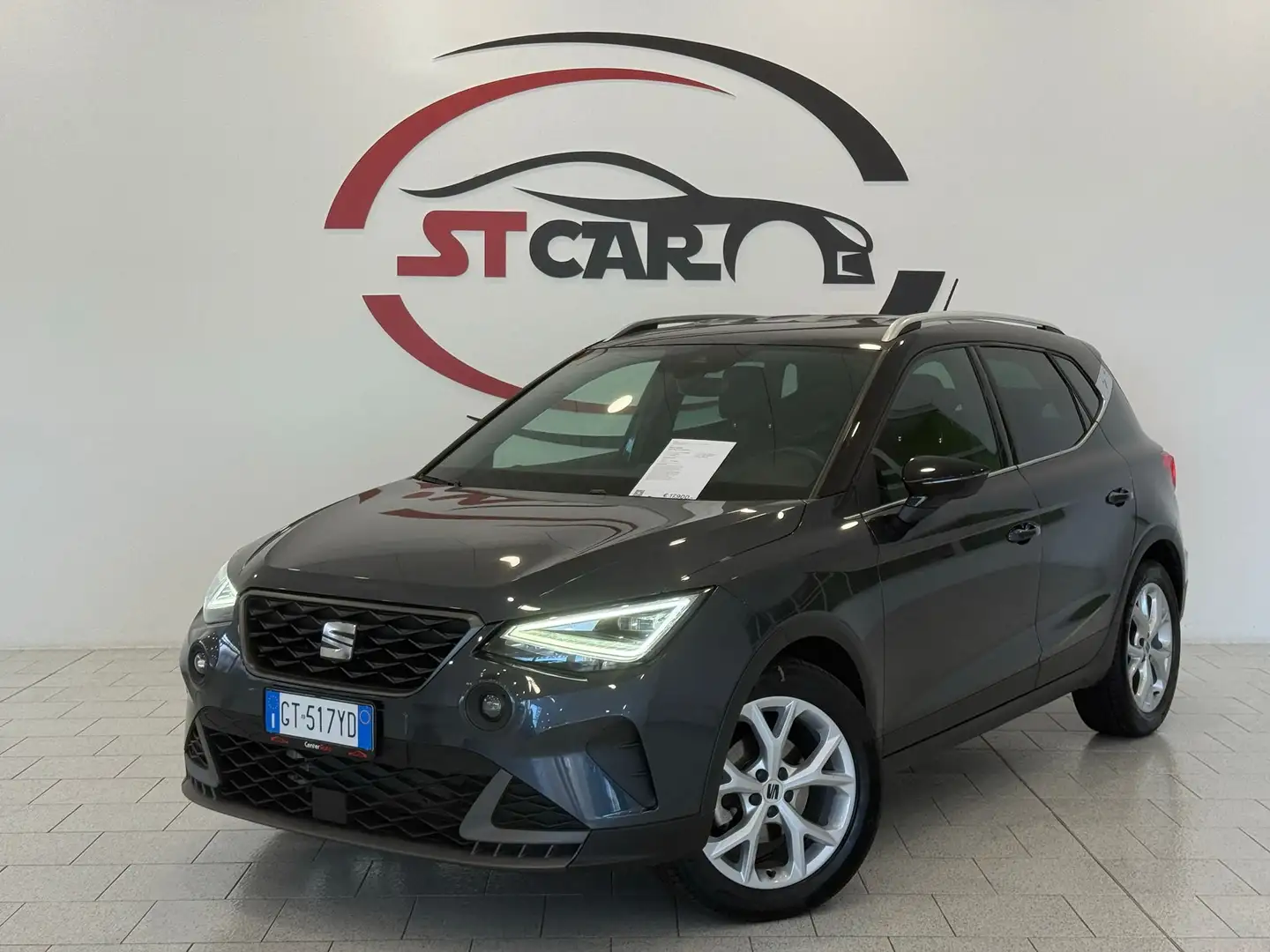 SEAT Arona 1.0 ecotsi FR 95cv Gris - 1