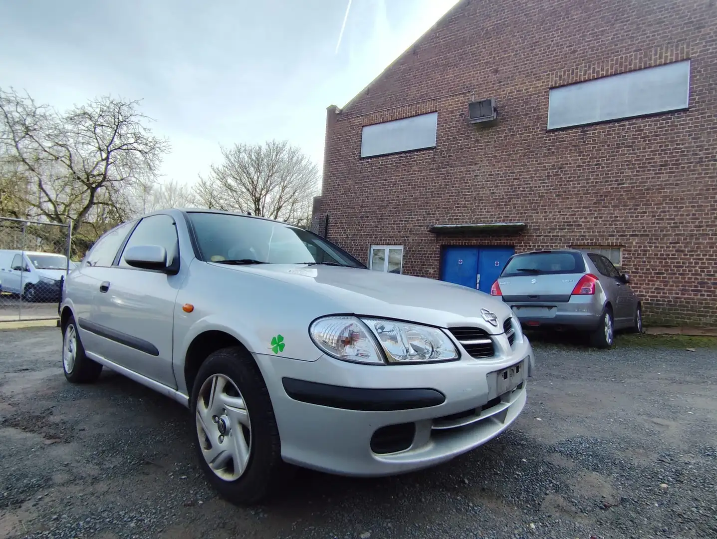 Nissan Almera 1.6i SLX Automatique - 1