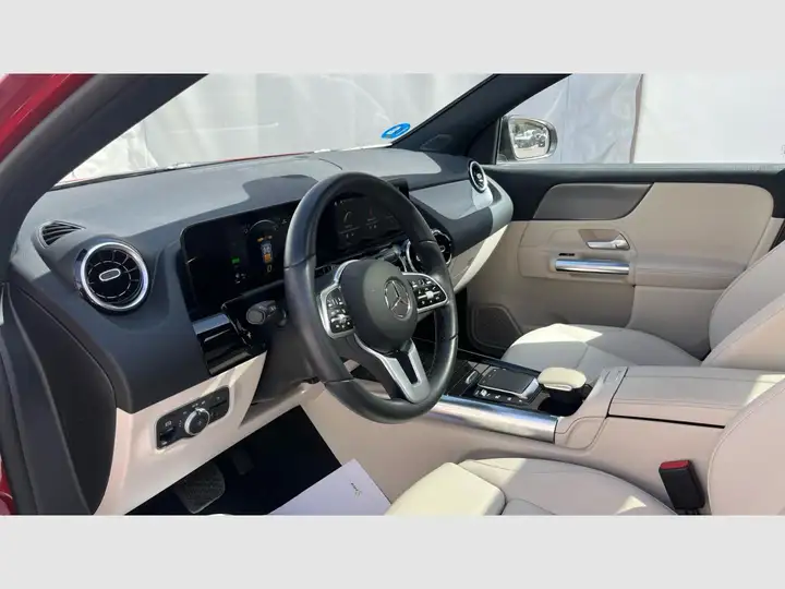 Mercedes-Benz GLA 250 e 2022, foto 6