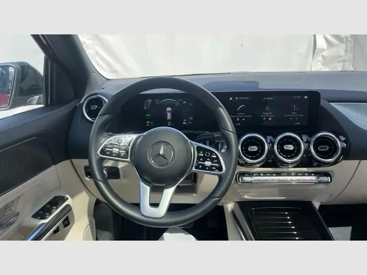 Mercedes-Benz GLA 250 e 2022, foto 9