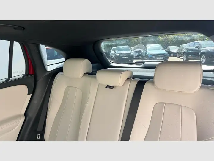 Mercedes-Benz GLA 250 e 2022, foto 11