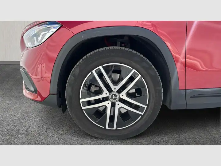 Mercedes-Benz GLA 250 e 2022, foto 5