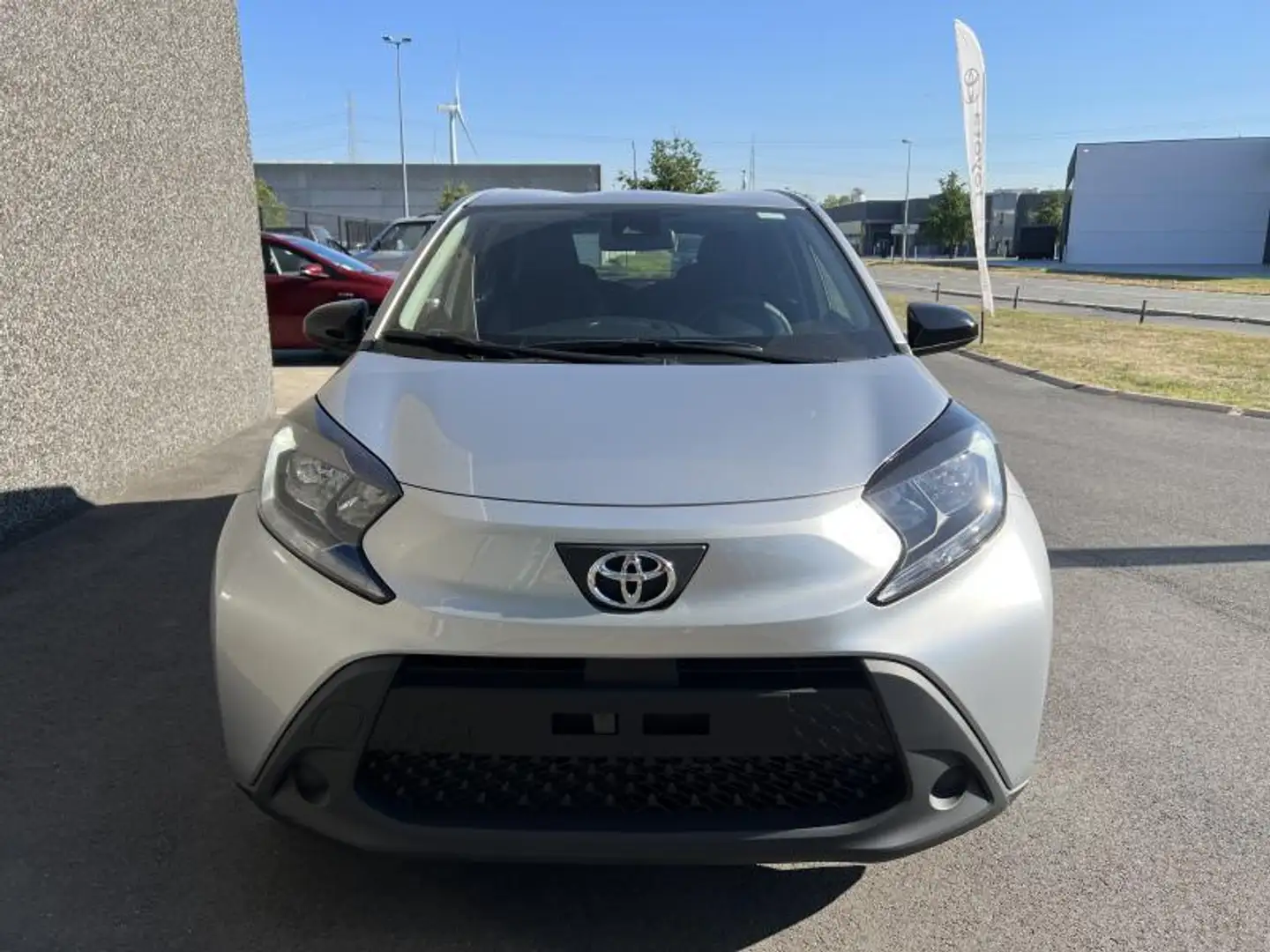 Toyota Aygo X 1.0 Benzine MT X-Play Argent - 2