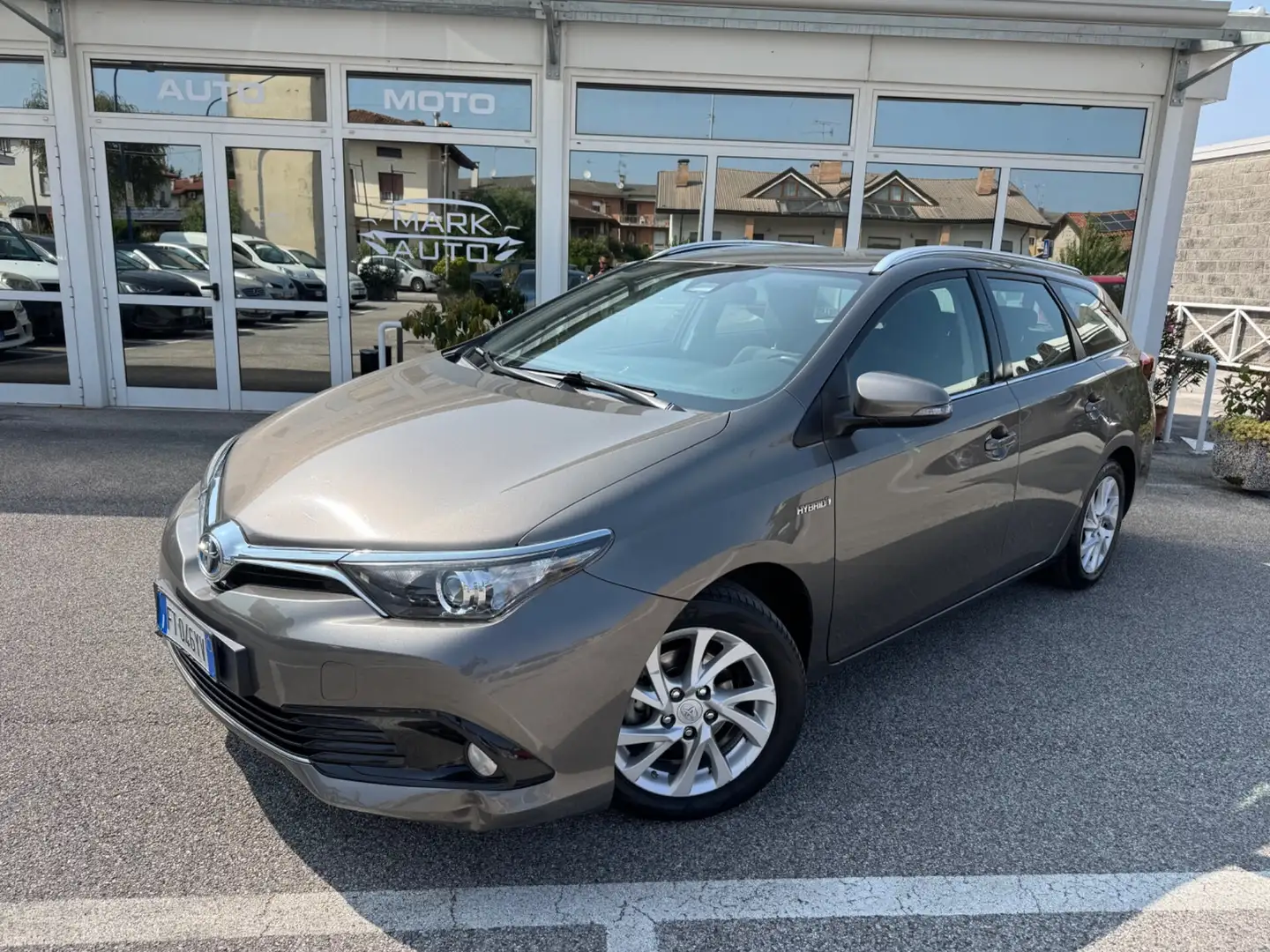 Toyota Auris Touring Sports 1.8 Hybrid Business Grigio - 1