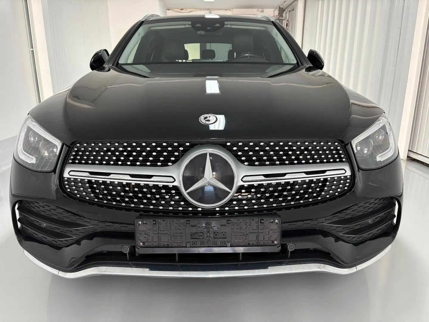 Mercedes-Benz GLC 300 d 4Matic AMG-Line/LED/Pano/AHK/ACC Negro - 2