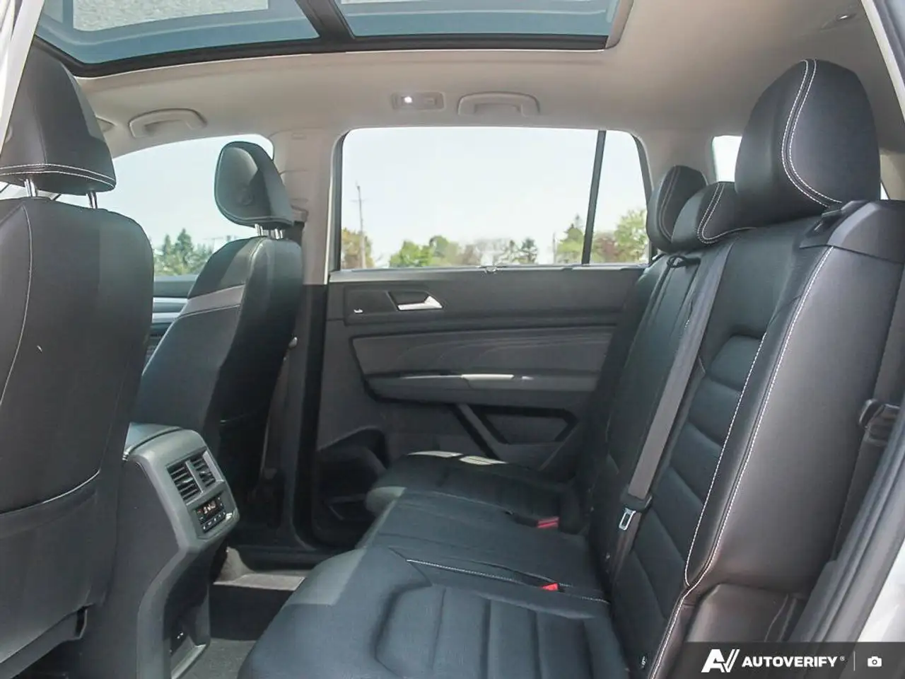 Volkswagen Atlas снимка Volkswagen Atlas