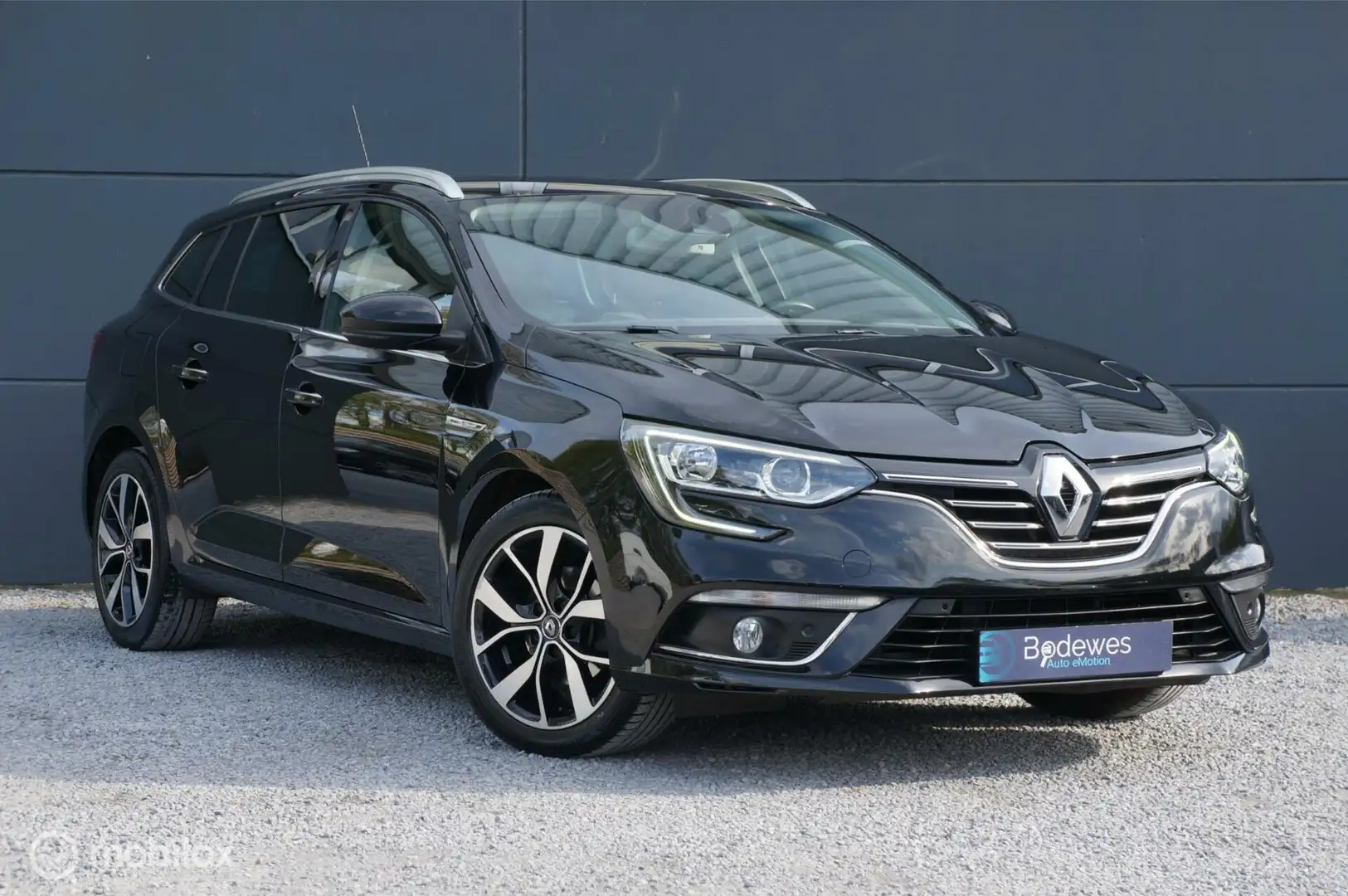 Renault Megane Estate 1.3 TCe140 EDC Automaat Bose Navi Cam Noir - 1