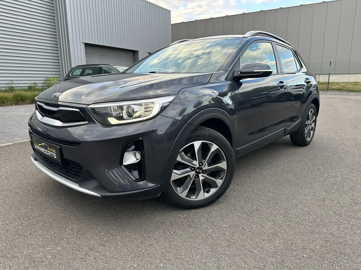 Kia Stonic Stonic 1.4 benzine, Edition, Carplay /camera/navi Gris - 1
