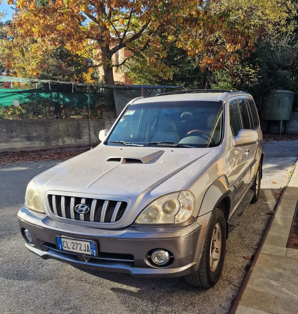 Hyundai Terracan 2.9 crdi 4wd 120 kW Szary - 1