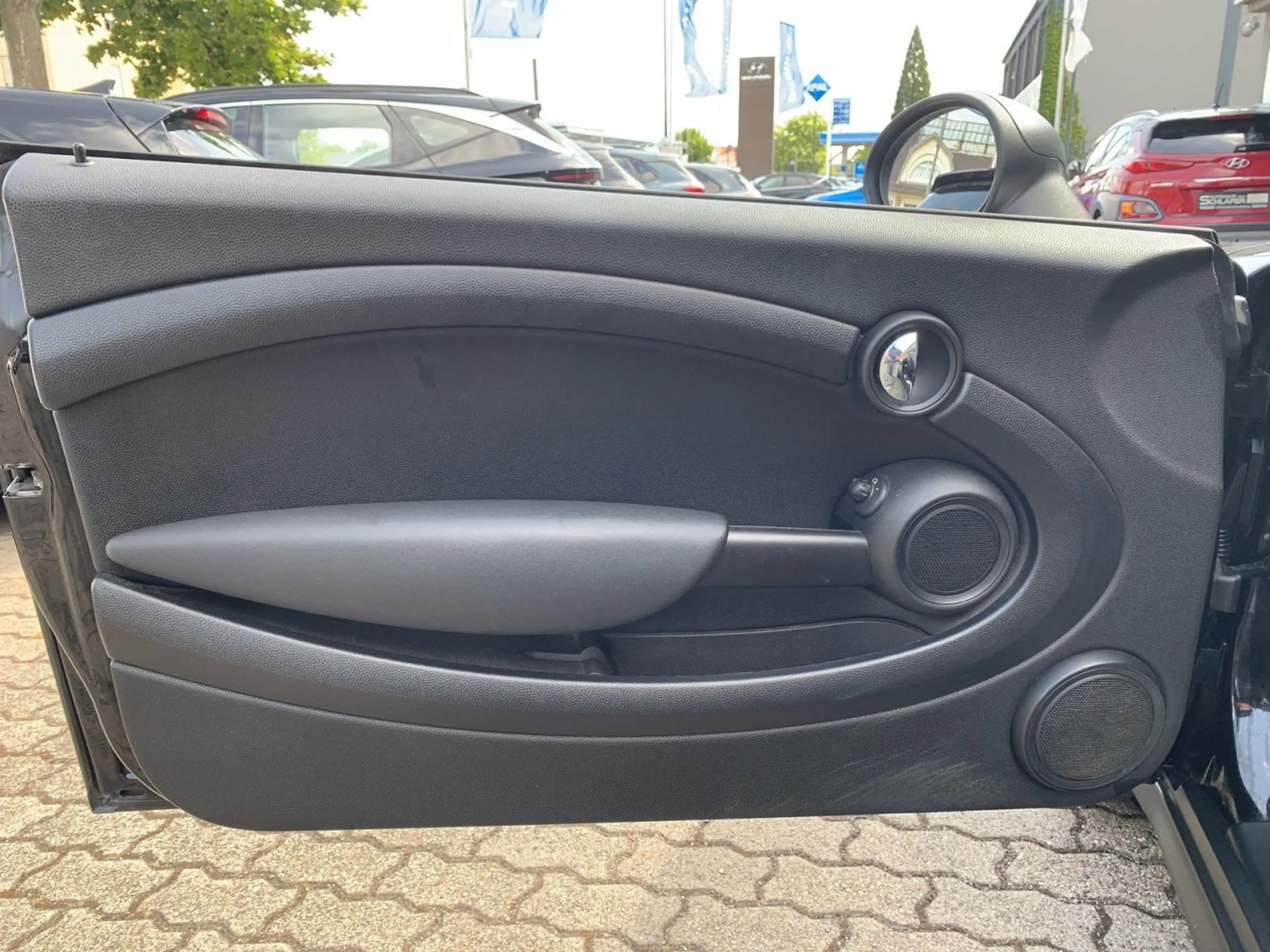 MINI One Cabrio Mini Cabrio One 1.6 PDC SHZ — photo 18