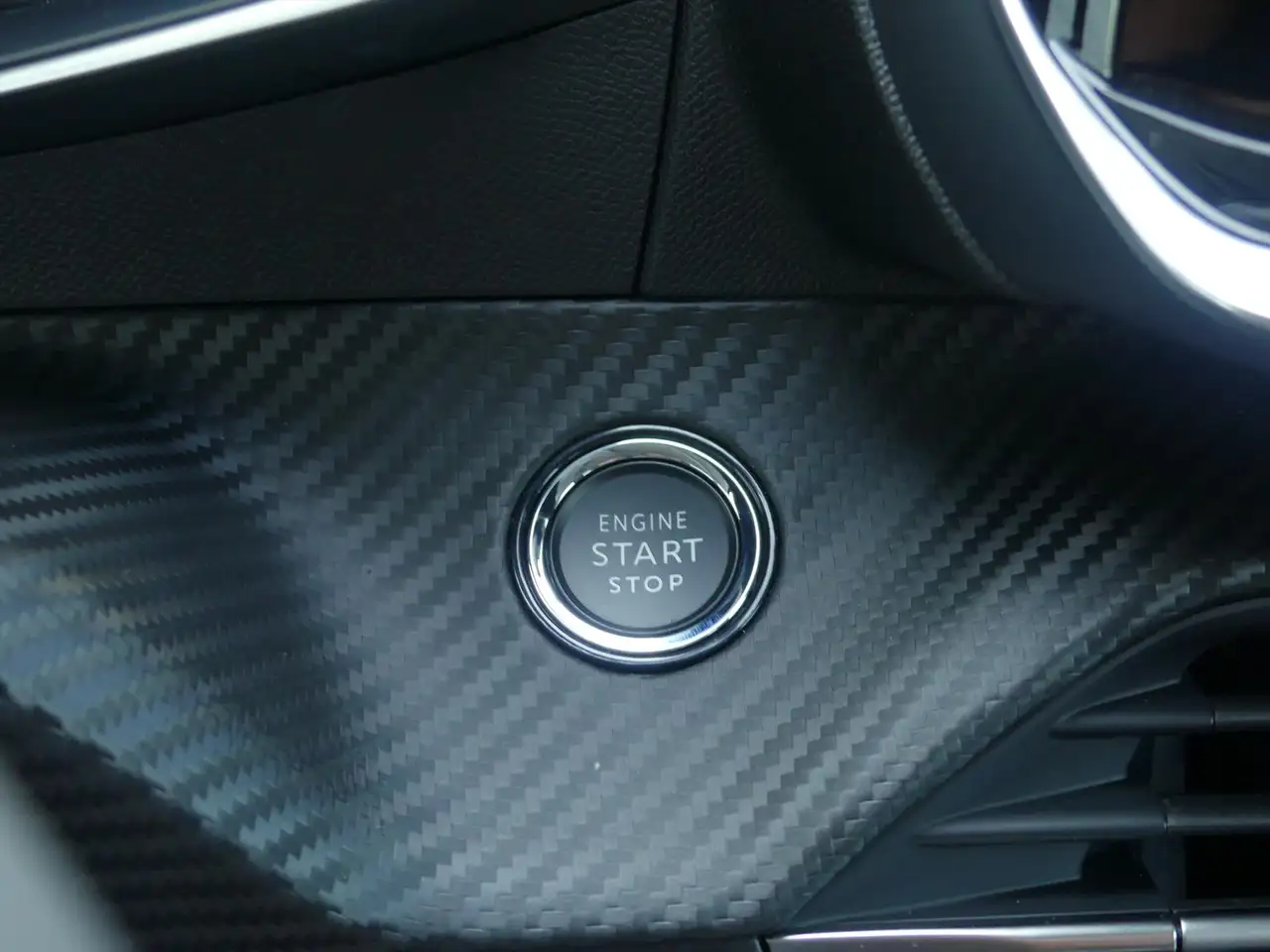 Peugeot 208 ALLURE 1.2 100PK i-COCKPIT3D/CAMERA/ADAP.CRUISE/ST 19