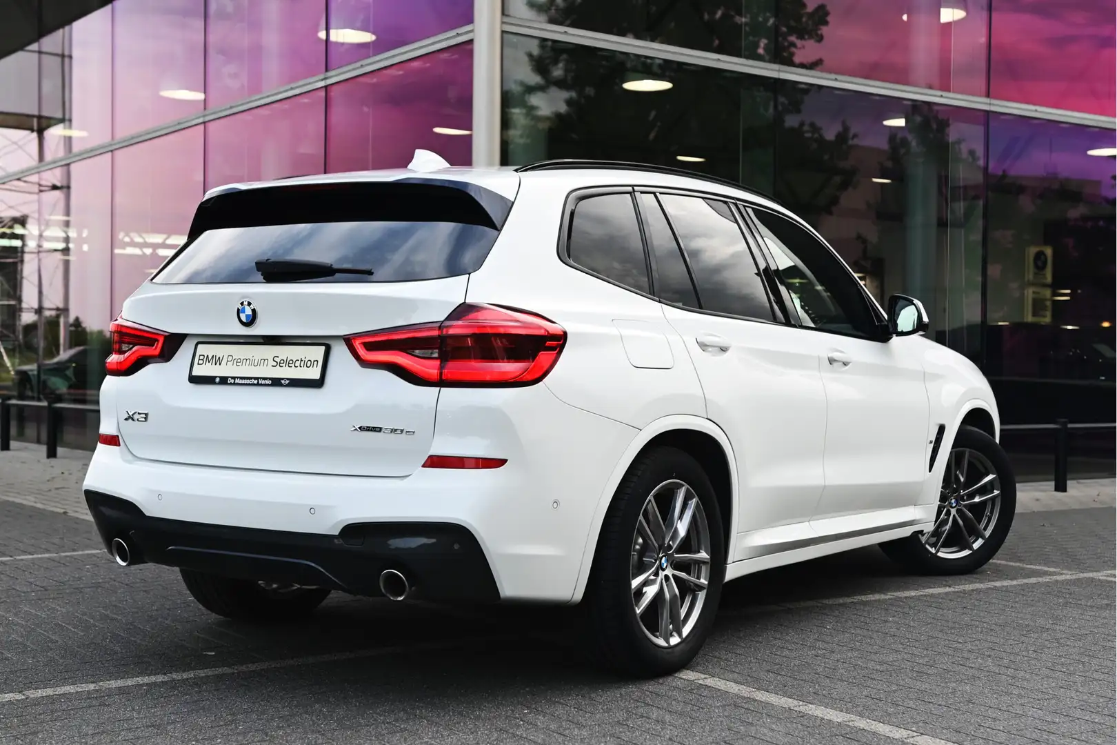 BMW X3 xDrive30e High Executive Automaat / Panoramadak / Wit - 2