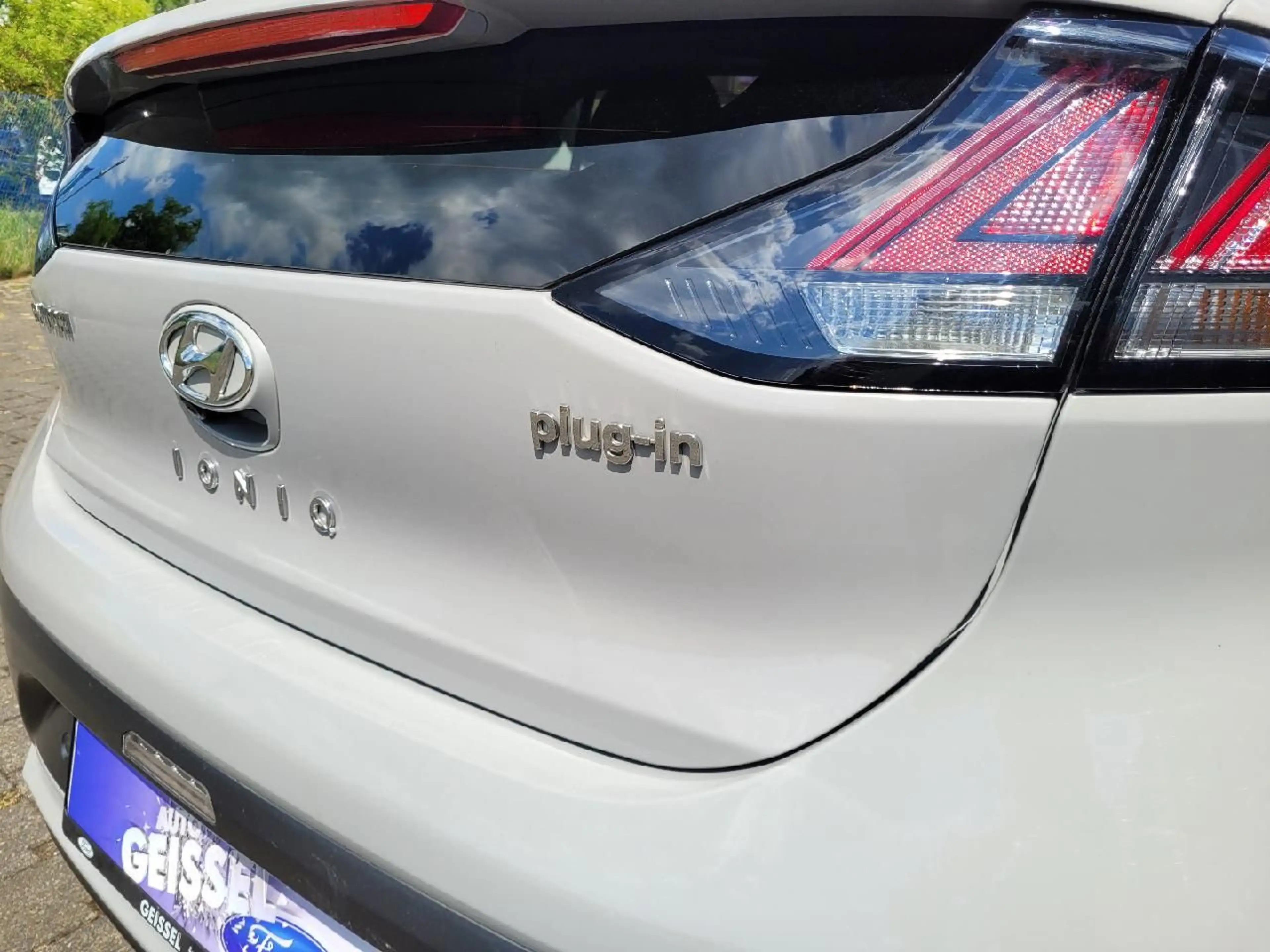 Hyundai IONIQ Ioniq Prime Plug-In Hybrid — photo 12