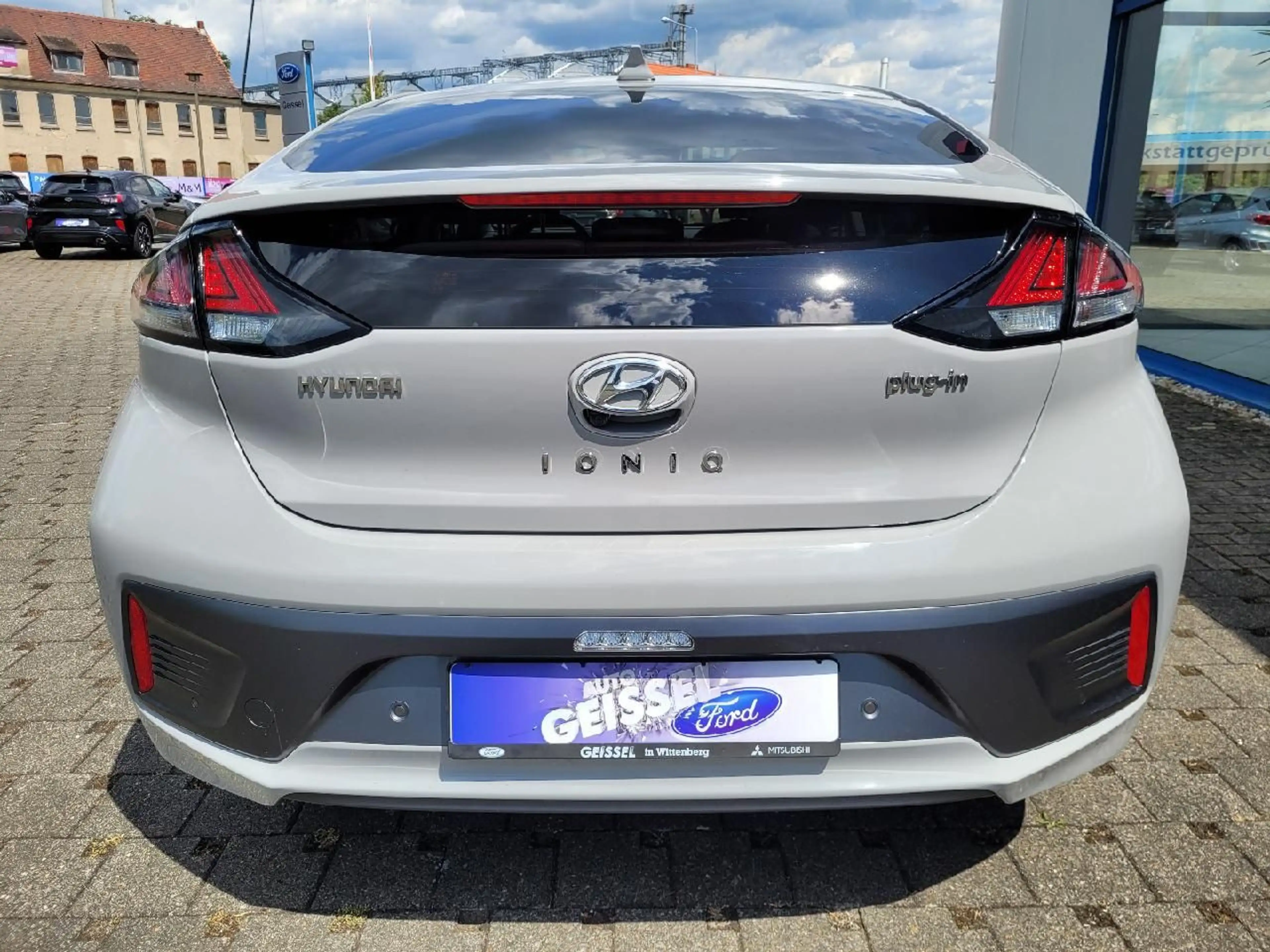Hyundai IONIQ Ioniq Prime Plug-In Hybrid — photo 5