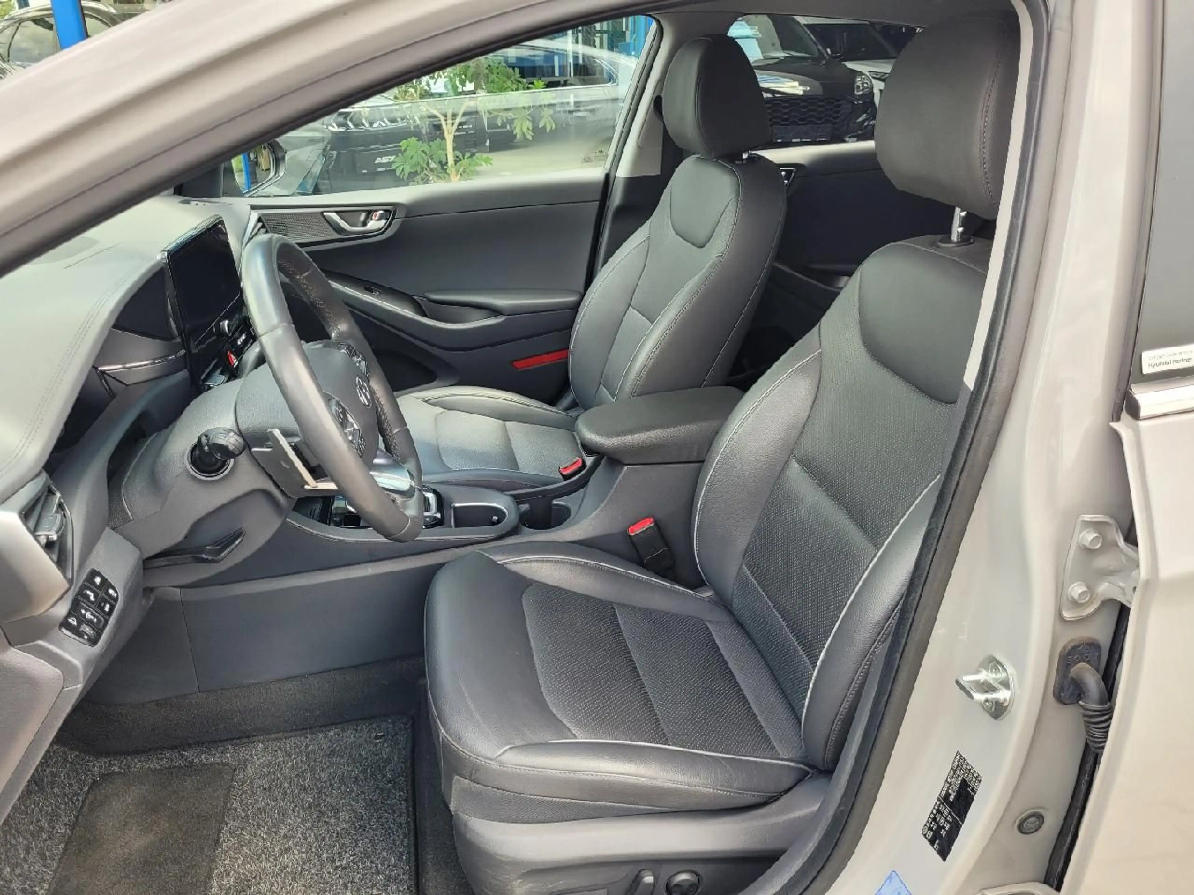 Hyundai IONIQ Ioniq Prime Plug-In Hybrid — photo 13