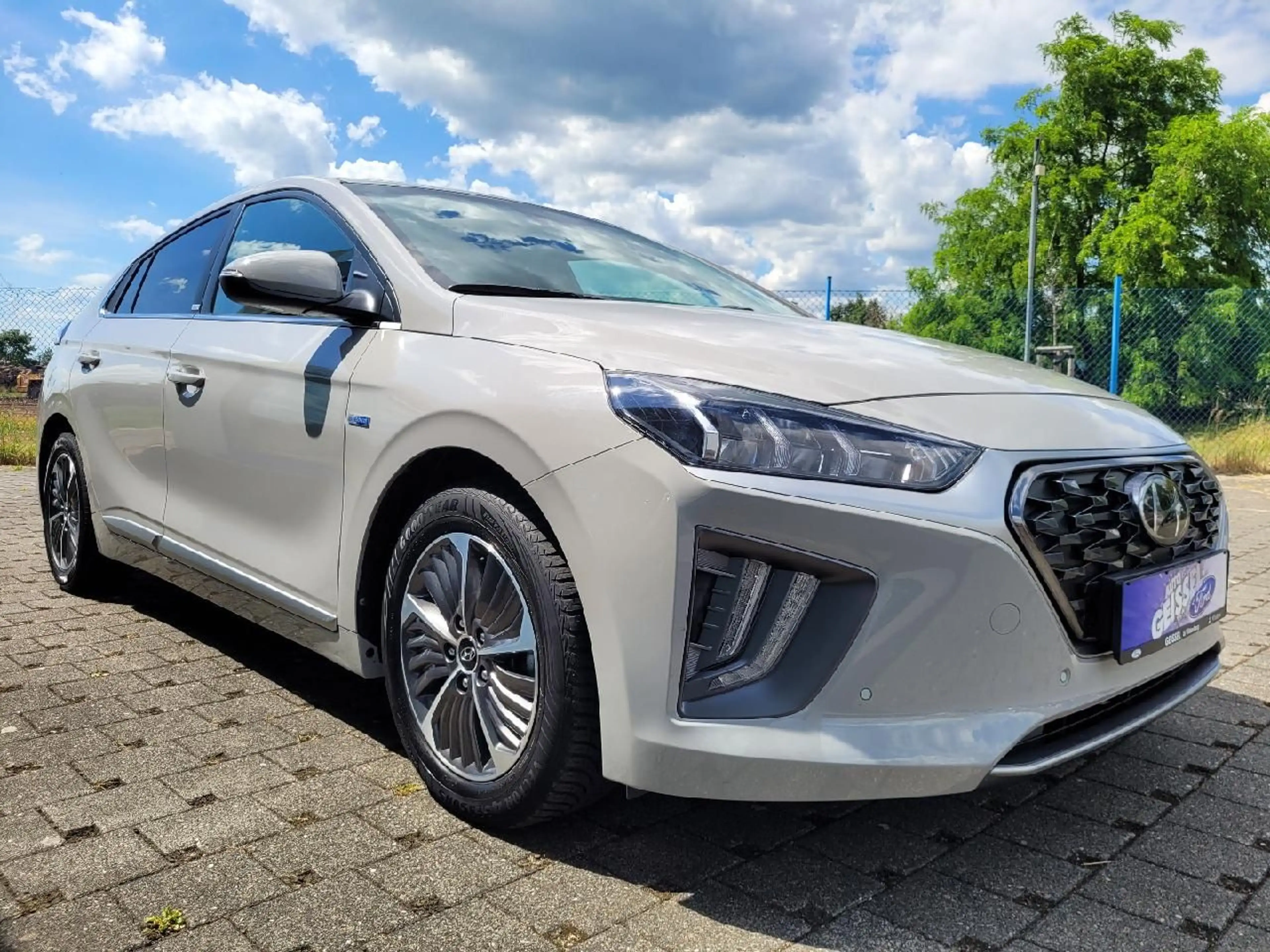 Hyundai IONIQ Ioniq Prime Plug-In Hybrid — photo 8