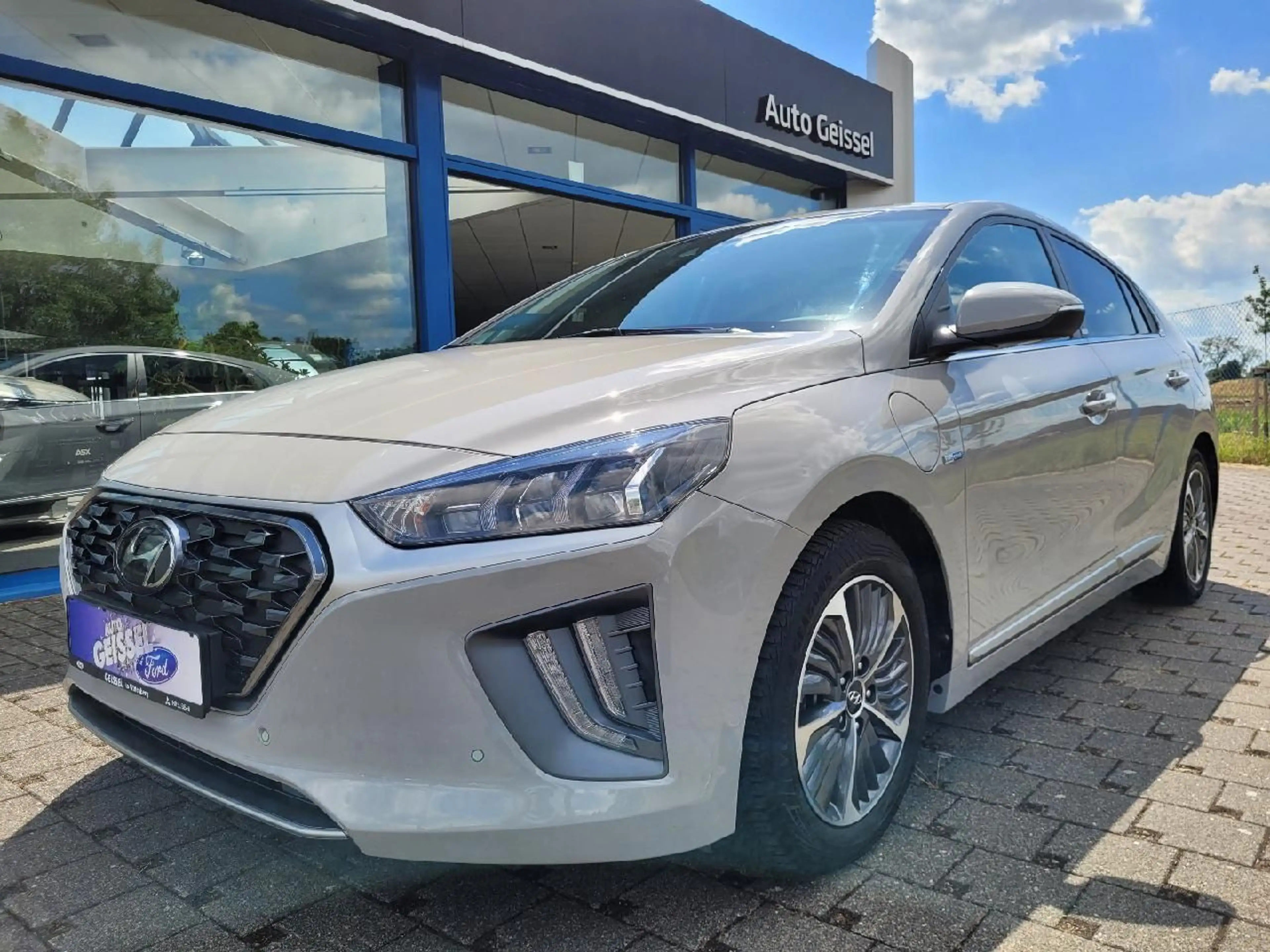 Hyundai IONIQ Ioniq Prime Plug-In Hybrid — photo 2