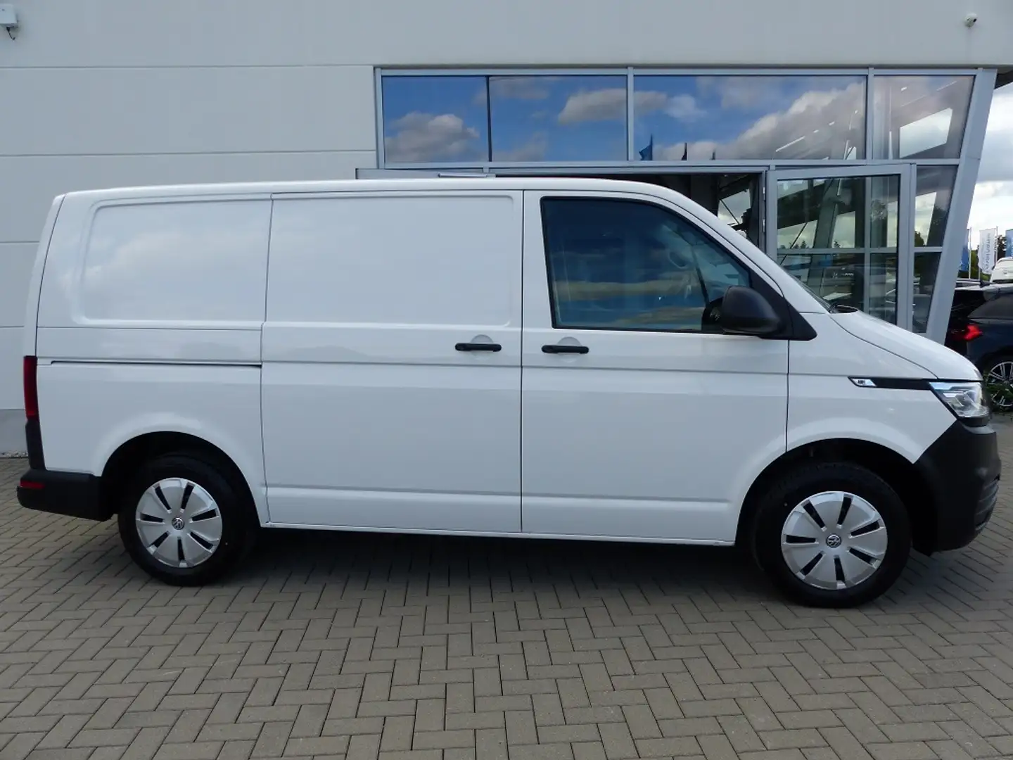 Volkswagen T6.1 Transporter Kasten 2.0 TDI KR *LED*ACC*Navi* Weiß - 2
