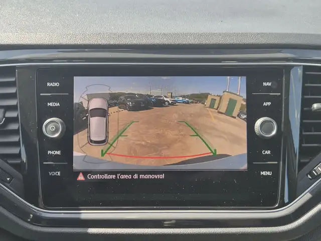 Volkswagen T-Roc view 15