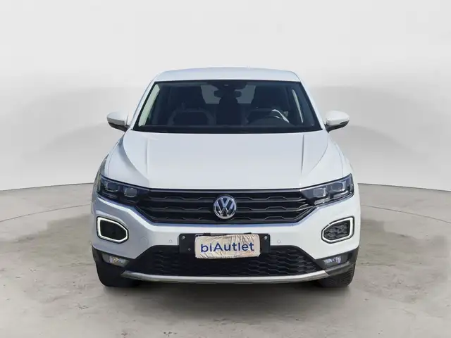 Volkswagen T-Roc view 2