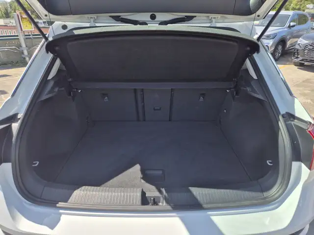 Volkswagen T-Roc view 12