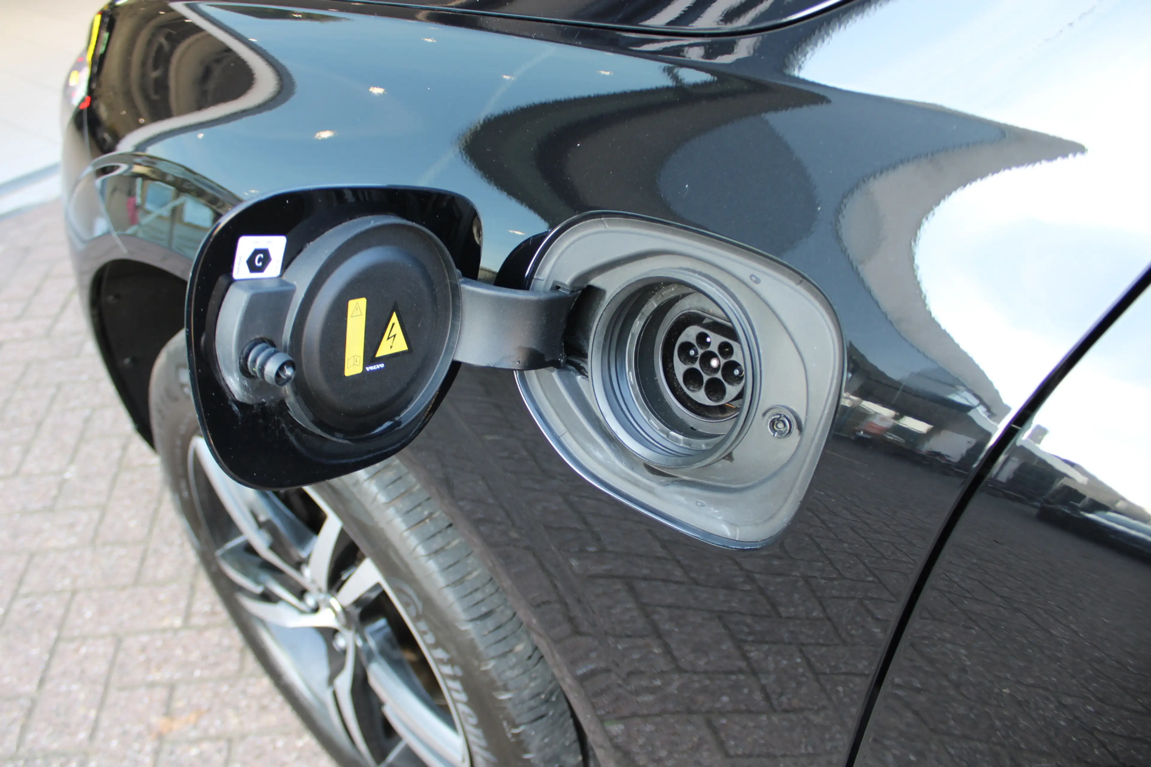 Volvo XC60 2.0 T8 Plug-in hybrid AWD Inscription | Panoramada — photo 38
