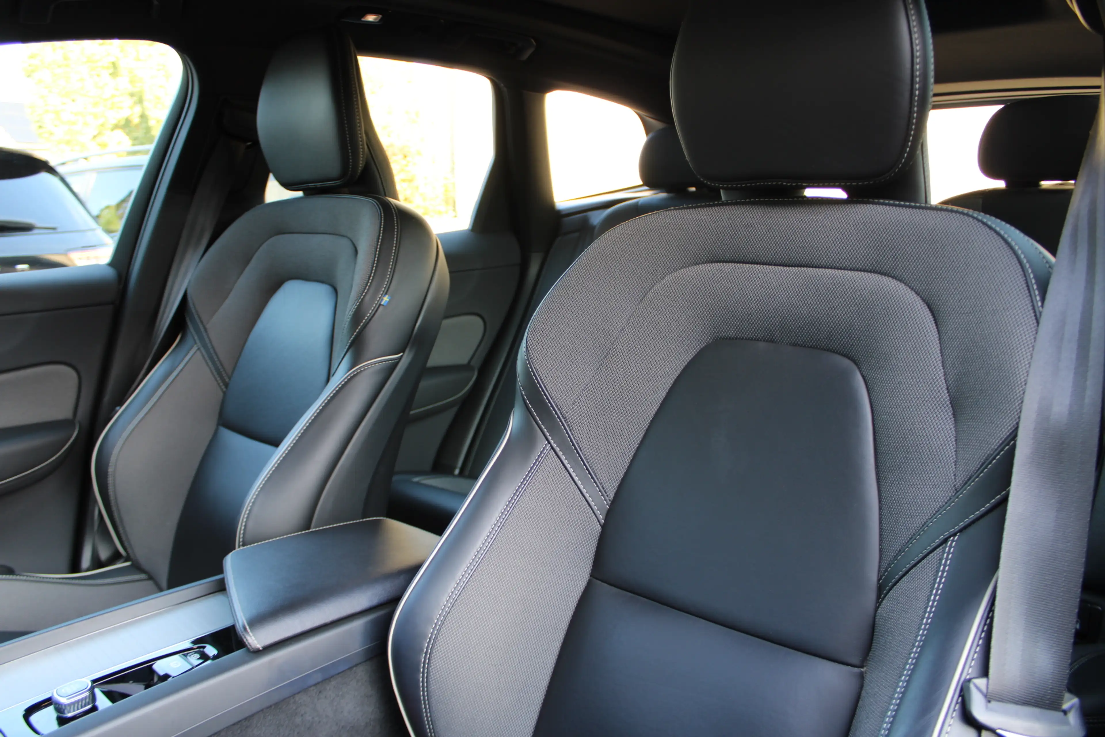 Volvo XC60 2.0 T8 Plug-in hybrid AWD Inscription | Panoramada — photo 34