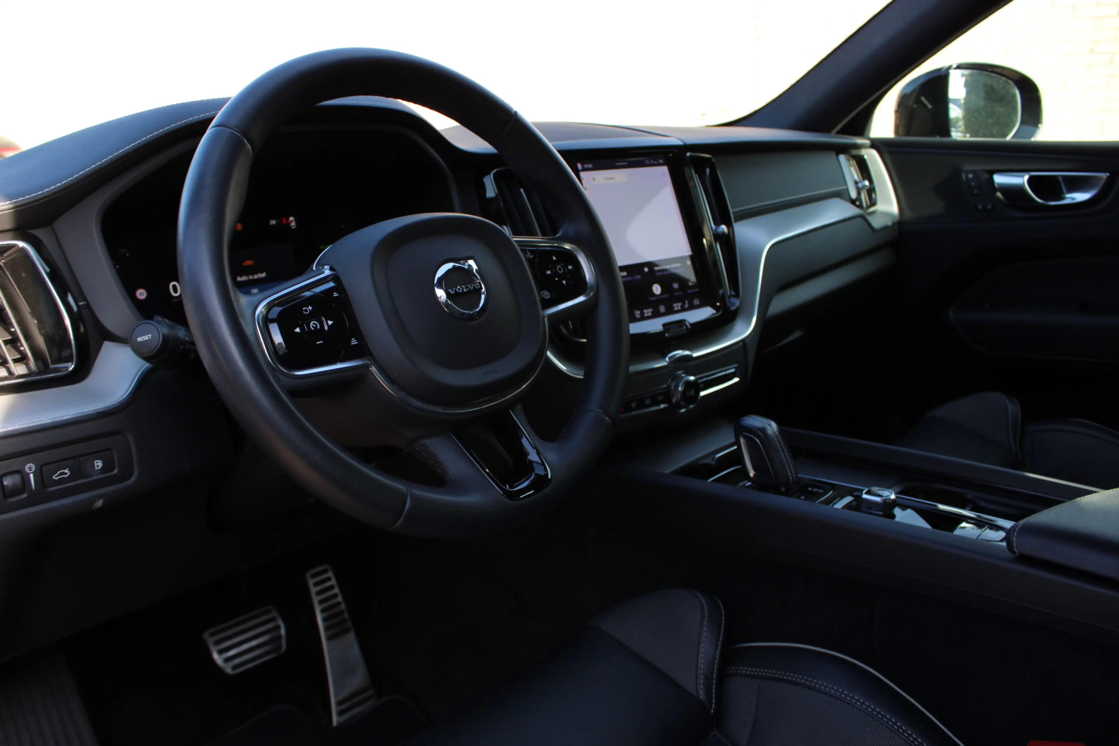 Volvo XC60 2.0 T8 Plug-in hybrid AWD Inscription | Panoramada — photo 4