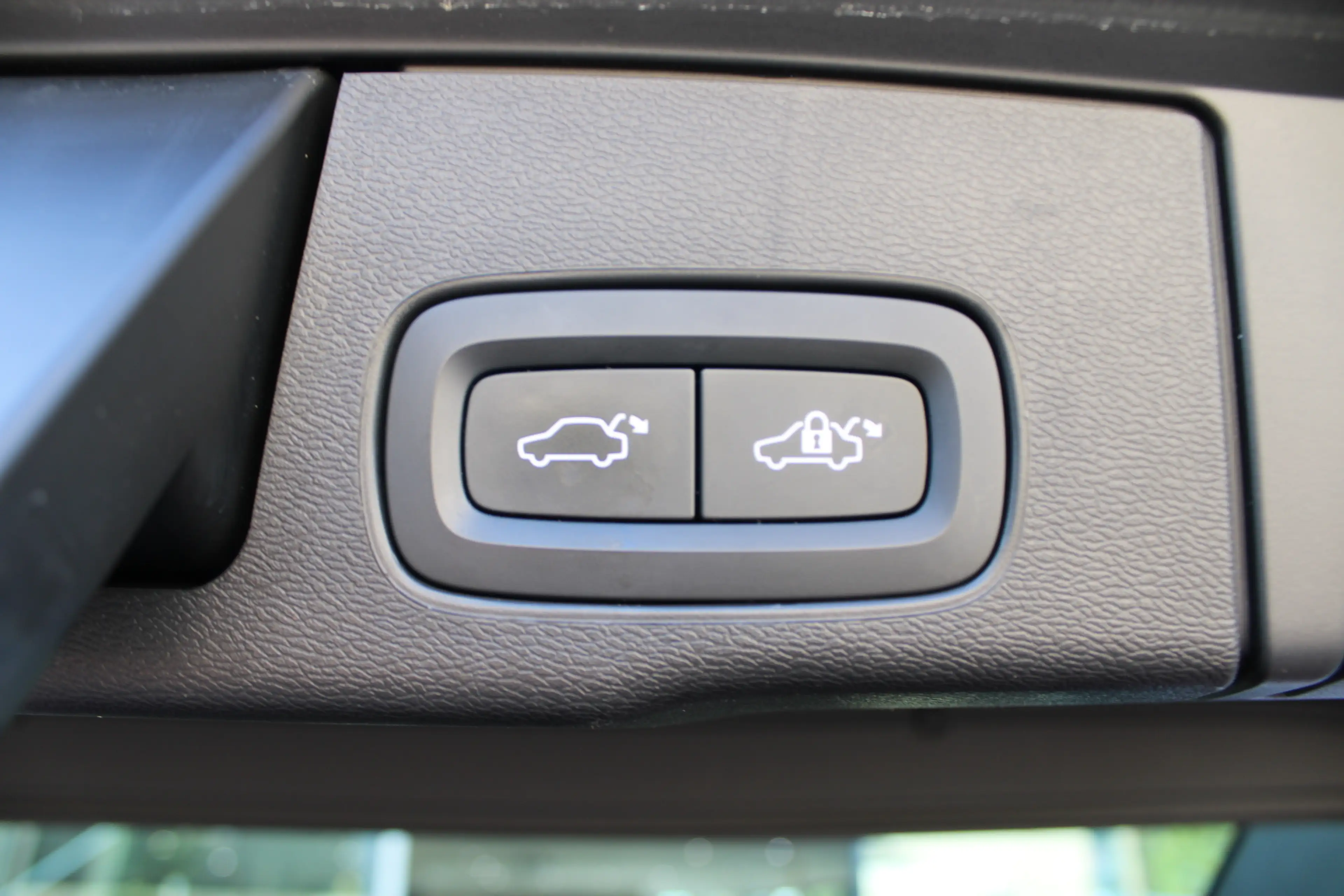 Volvo XC60 2.0 T8 Plug-in hybrid AWD Inscription | Panoramada — photo 37