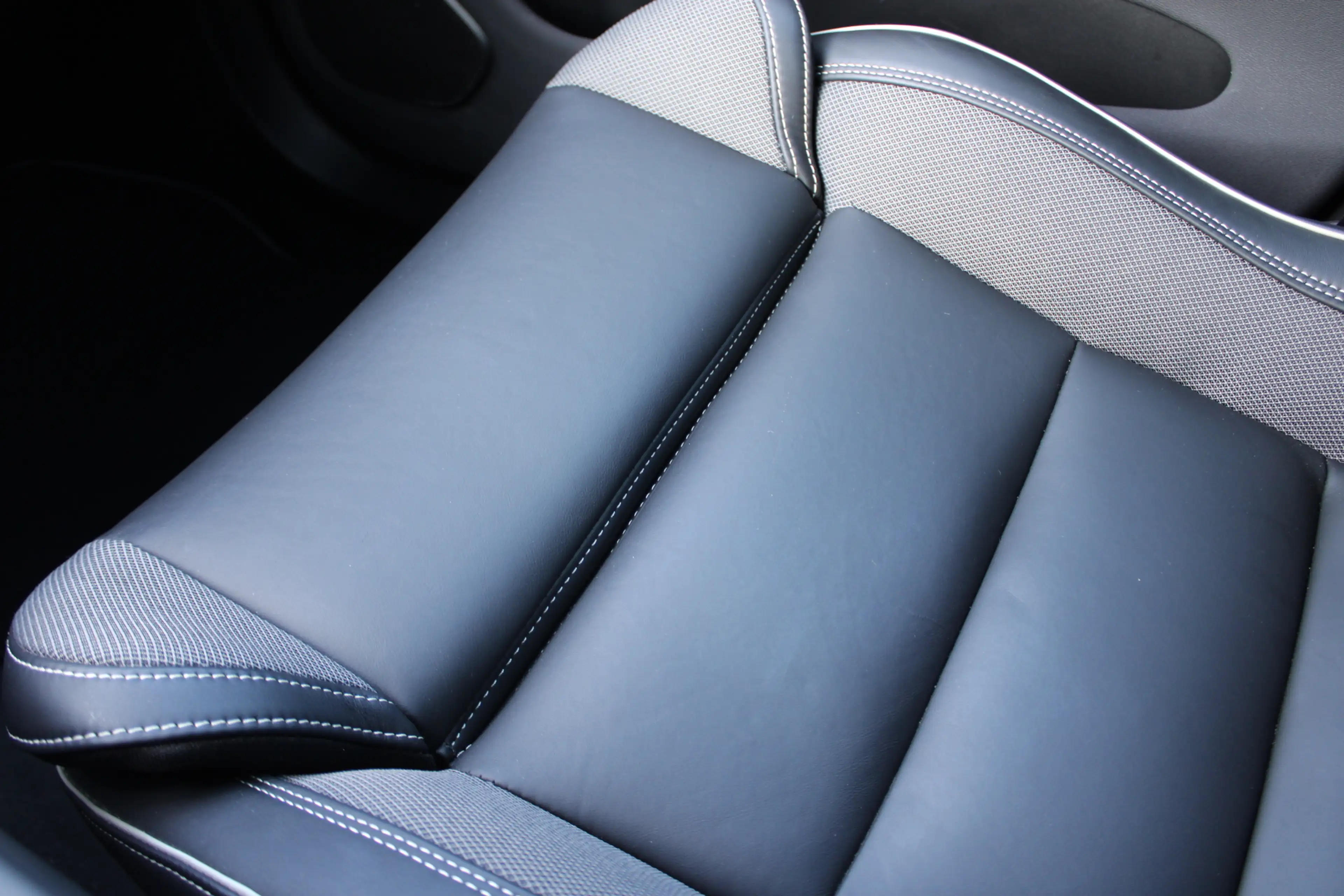 Volvo XC60 2.0 T8 Plug-in hybrid AWD Inscription | Panoramada — photo 24