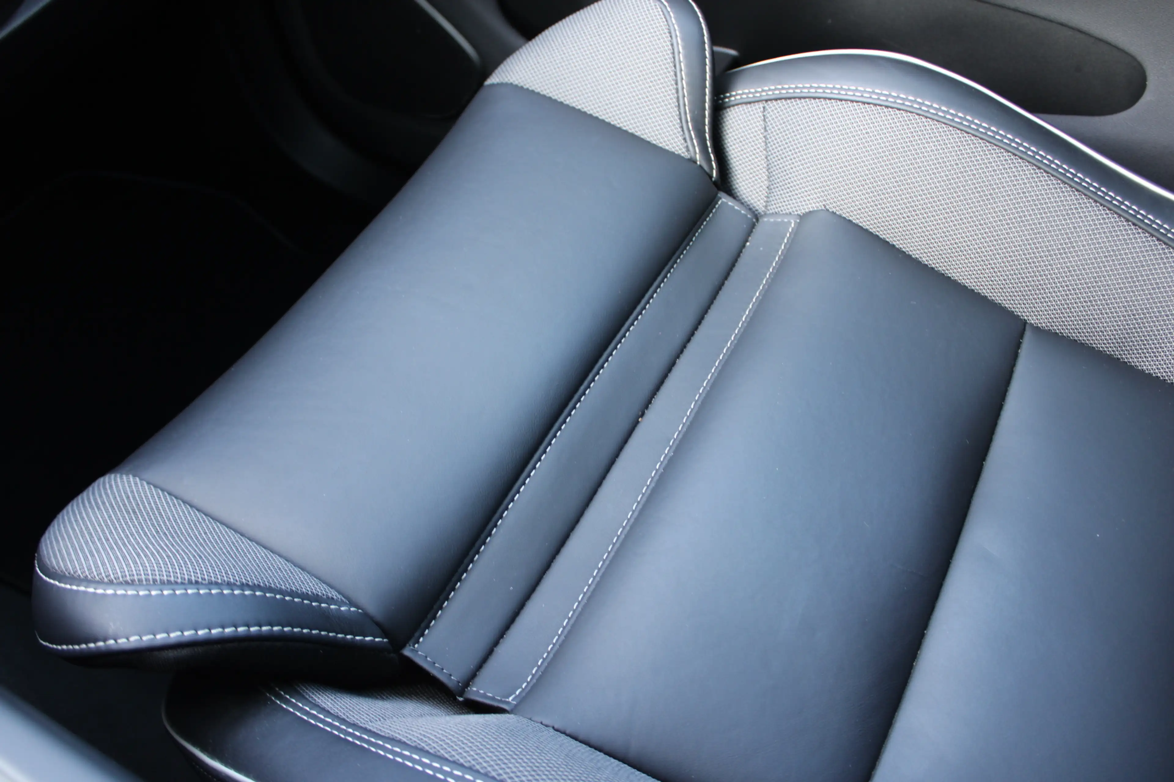 Volvo XC60 2.0 T8 Plug-in hybrid AWD Inscription | Panoramada — photo 25
