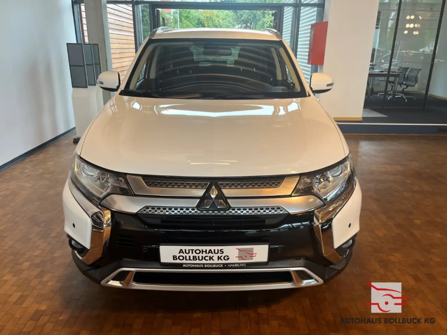 Mitsubishi Outlander Edition MIVEC EU6d-T 2WD 2.0 Diamant Navi Apple Ca Weiß - 2