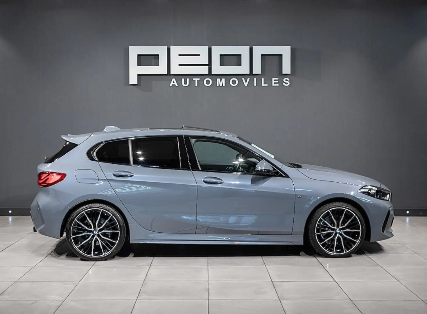BMW 120 120iA M Sport Pro Gris - 2