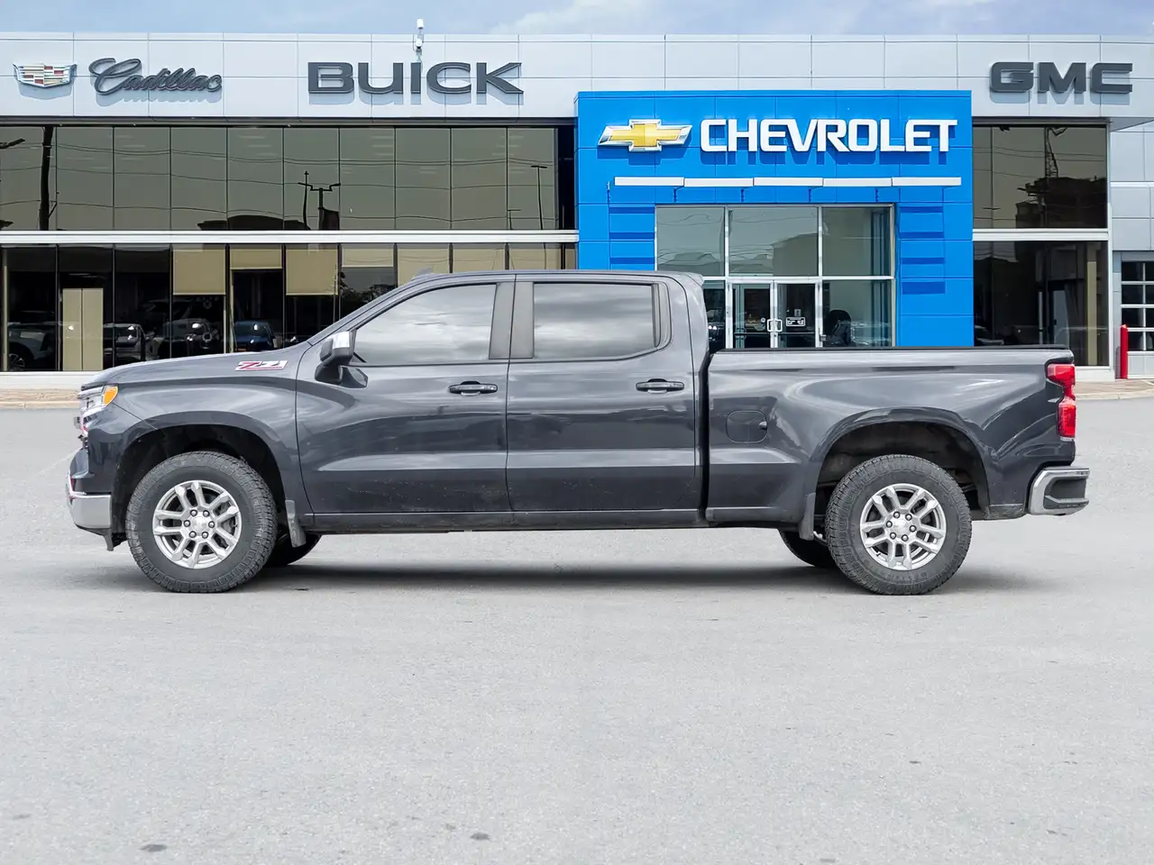 Chevrolet Silverado 1500 снимка Chevrolet Silverado 1500