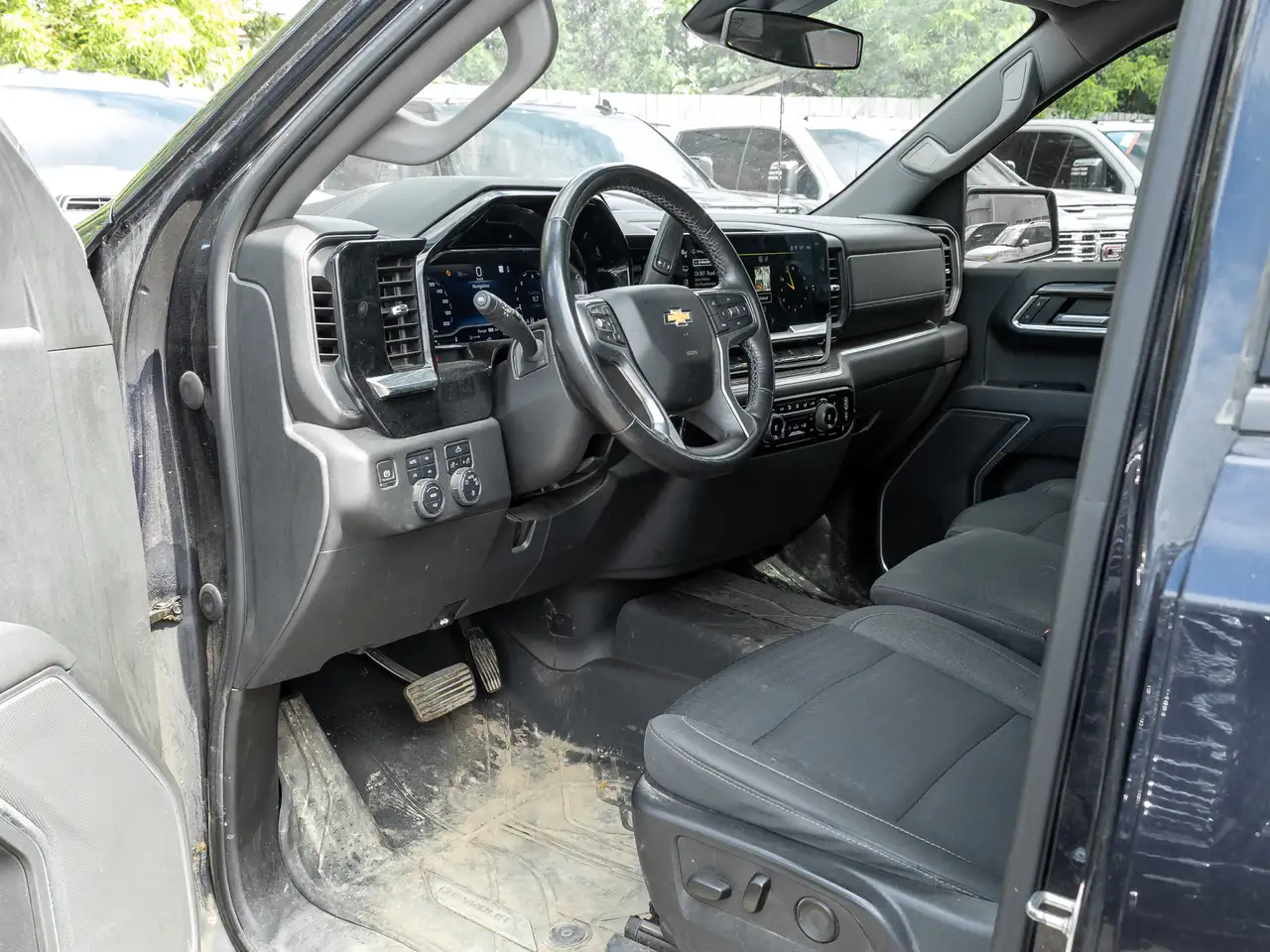 Chevrolet Silverado 1500 снимка Chevrolet Silverado 1500