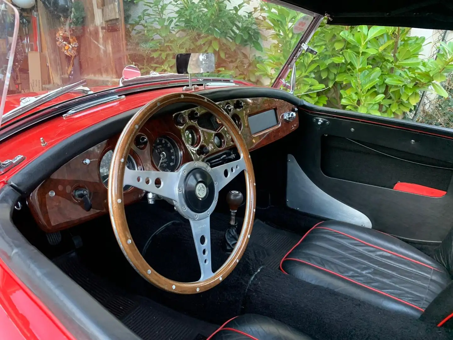 MG MGA Roadster Rouge - 2