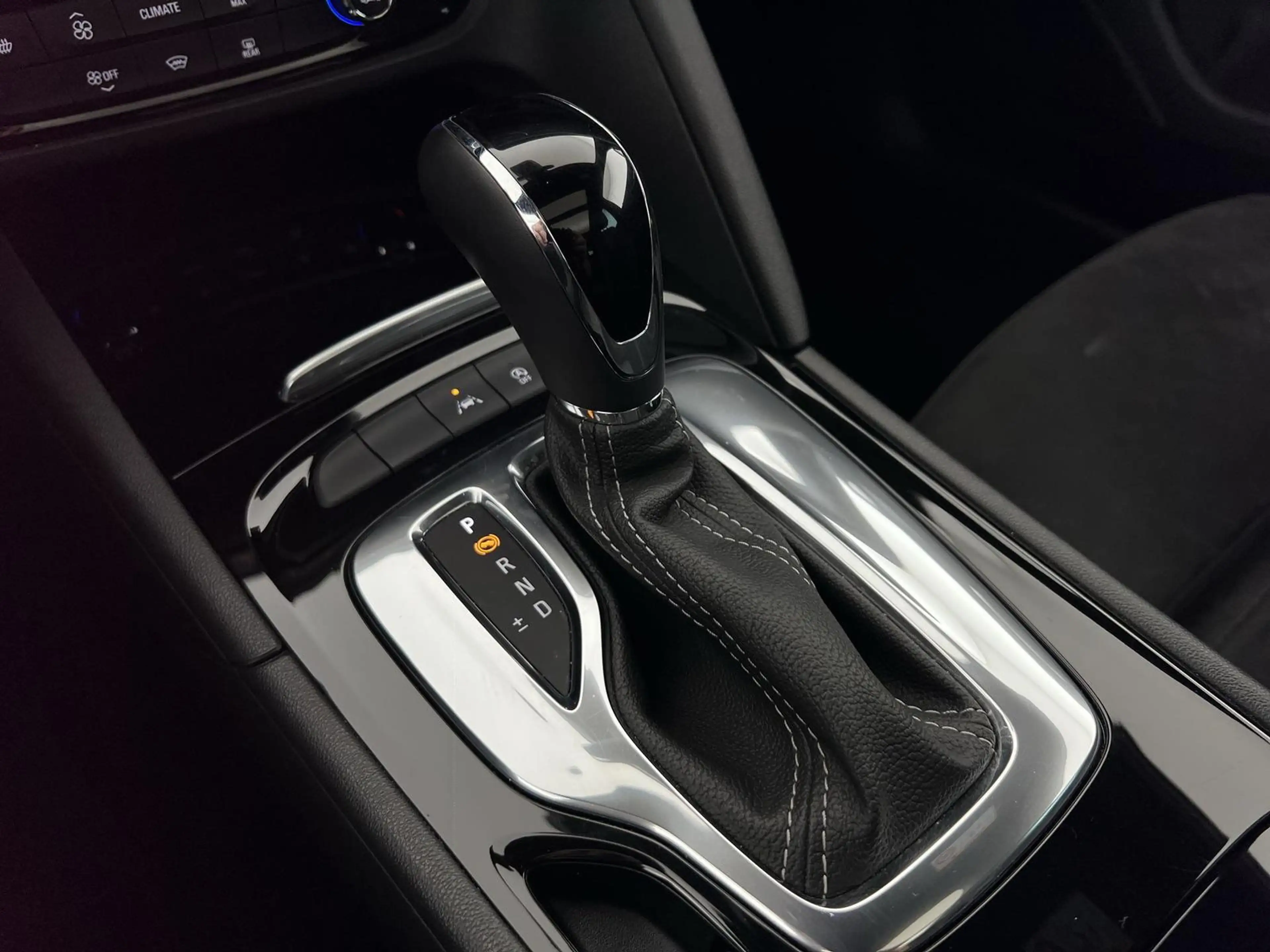 Opel Insignia Ultimate 2.0 D AT*IntelliLux*Panorama* — photo 13