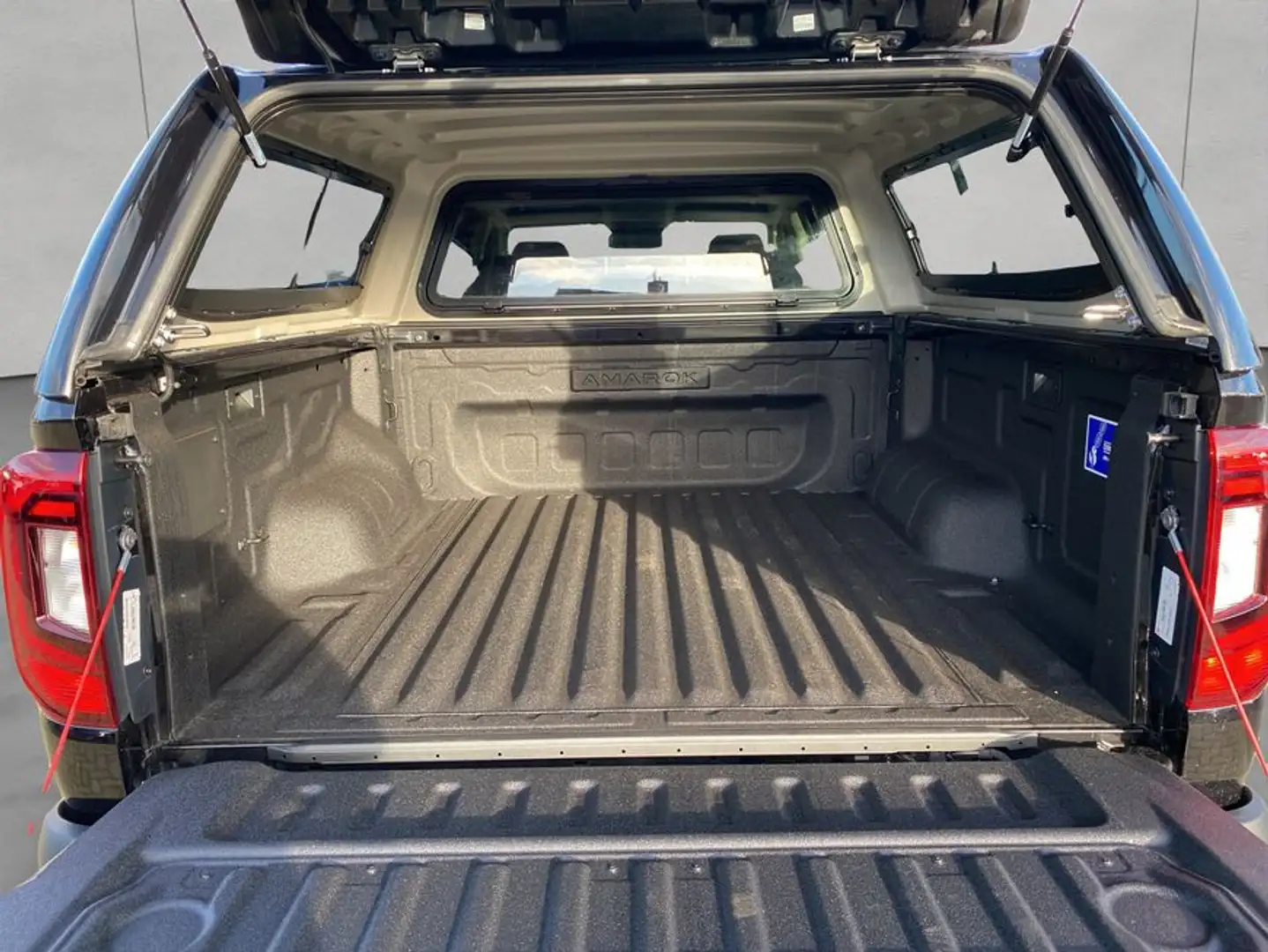 Volkswagen Amarok Life DC 2,0 TDI Automatik 4MOTION Hardtop Noir - 2