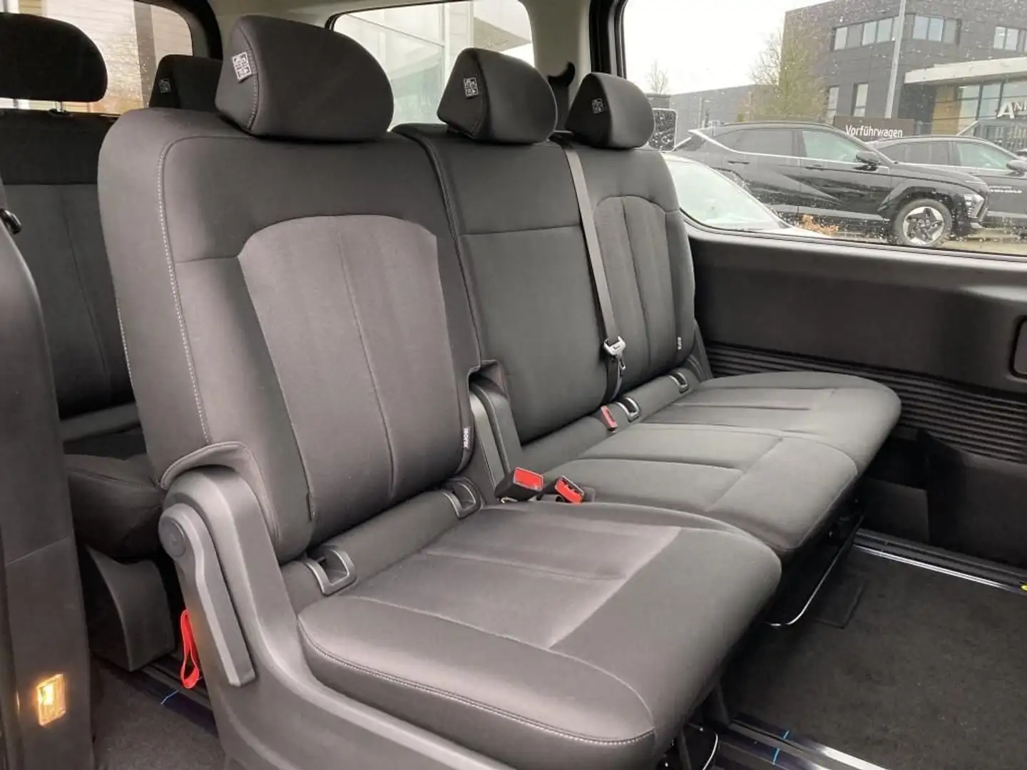 Hyundai STARIA 2.2 AT 2WD 9 posti TREND Grigio - 2