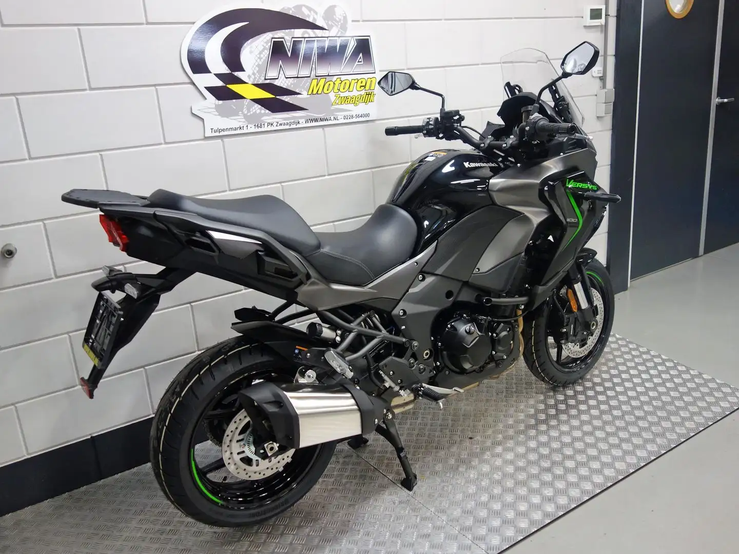 Kawasaki Versys 1100 Zwart - 2