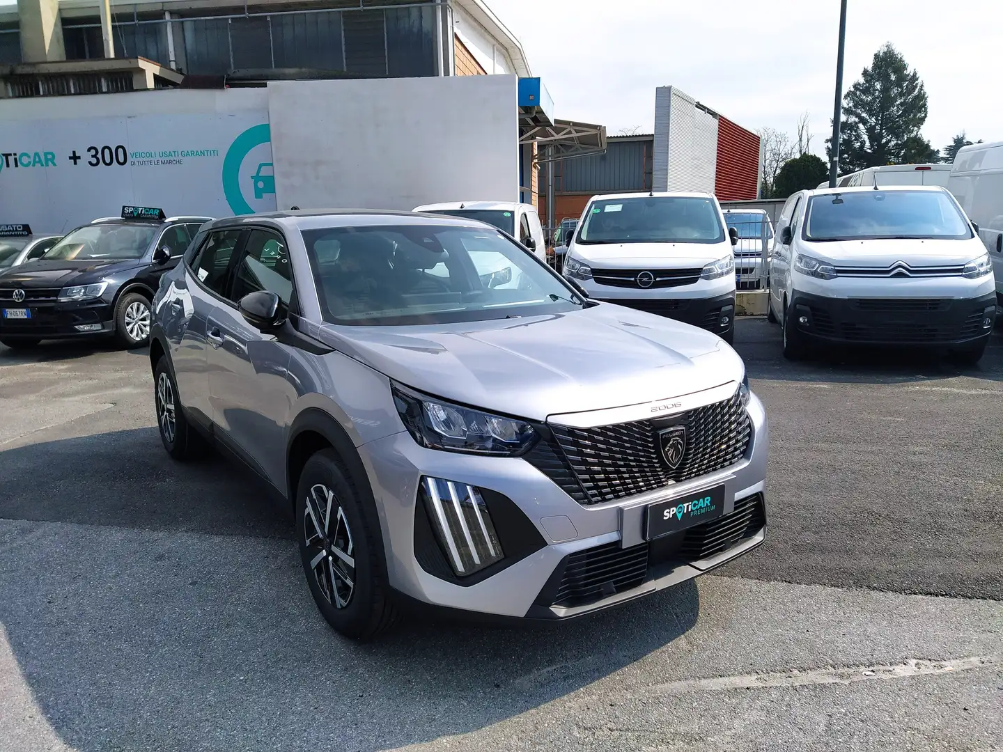 Peugeot 2008 1.2 PureTech 100cv ACTIVE+NAVIGATION PACK KM ZERO Argento - 1