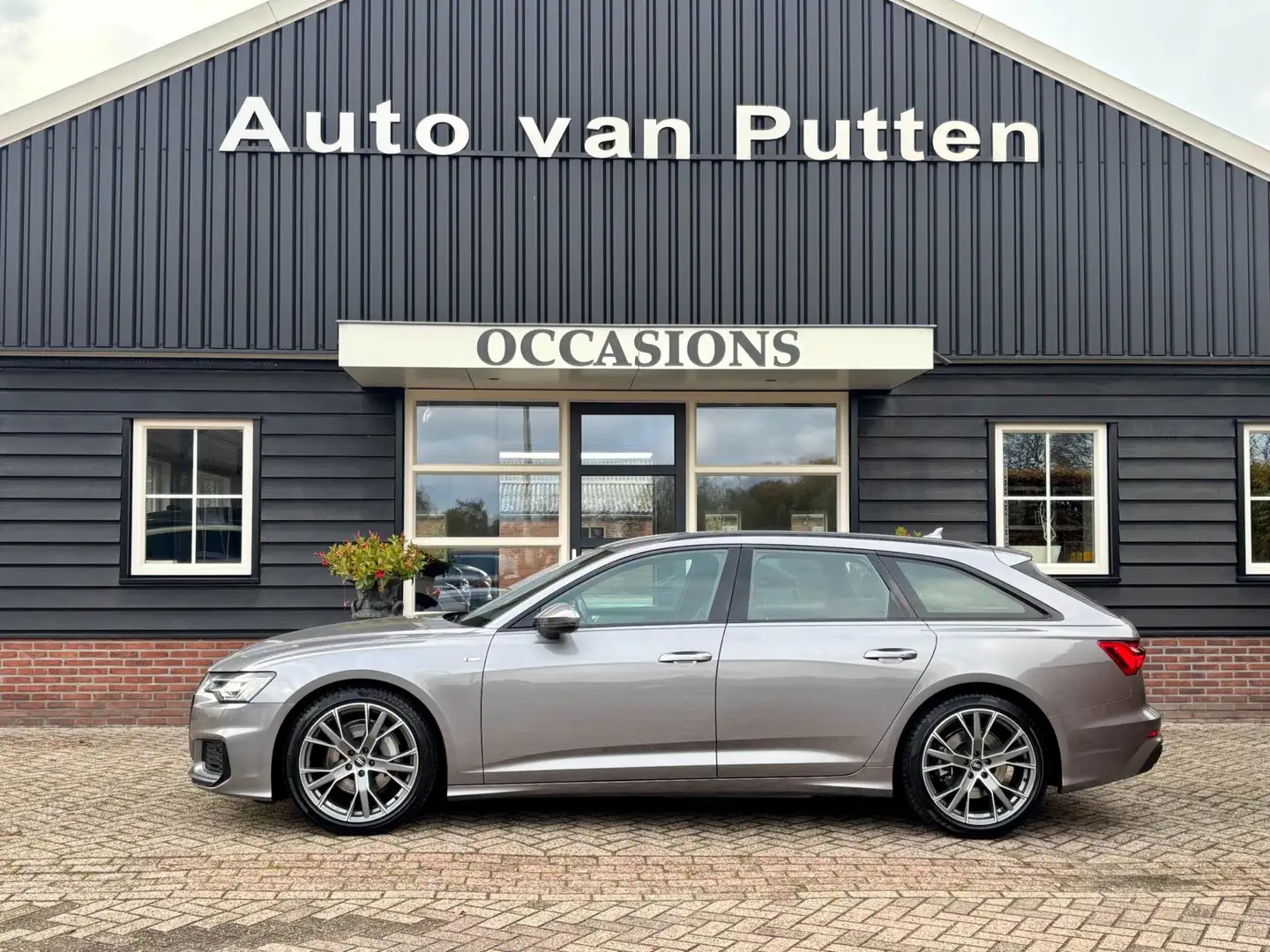 Audi A6 Avant 45 TFSI S edition / LED / 20 inch / NAP / Grijs - 2