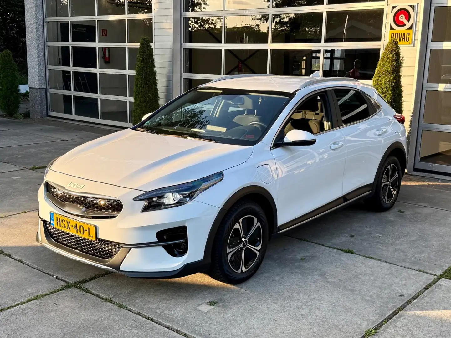 Kia XCeed 1.6 GDi PHEV PlusLine|Stuur/stoelverwarming|Carpla Wit - 1