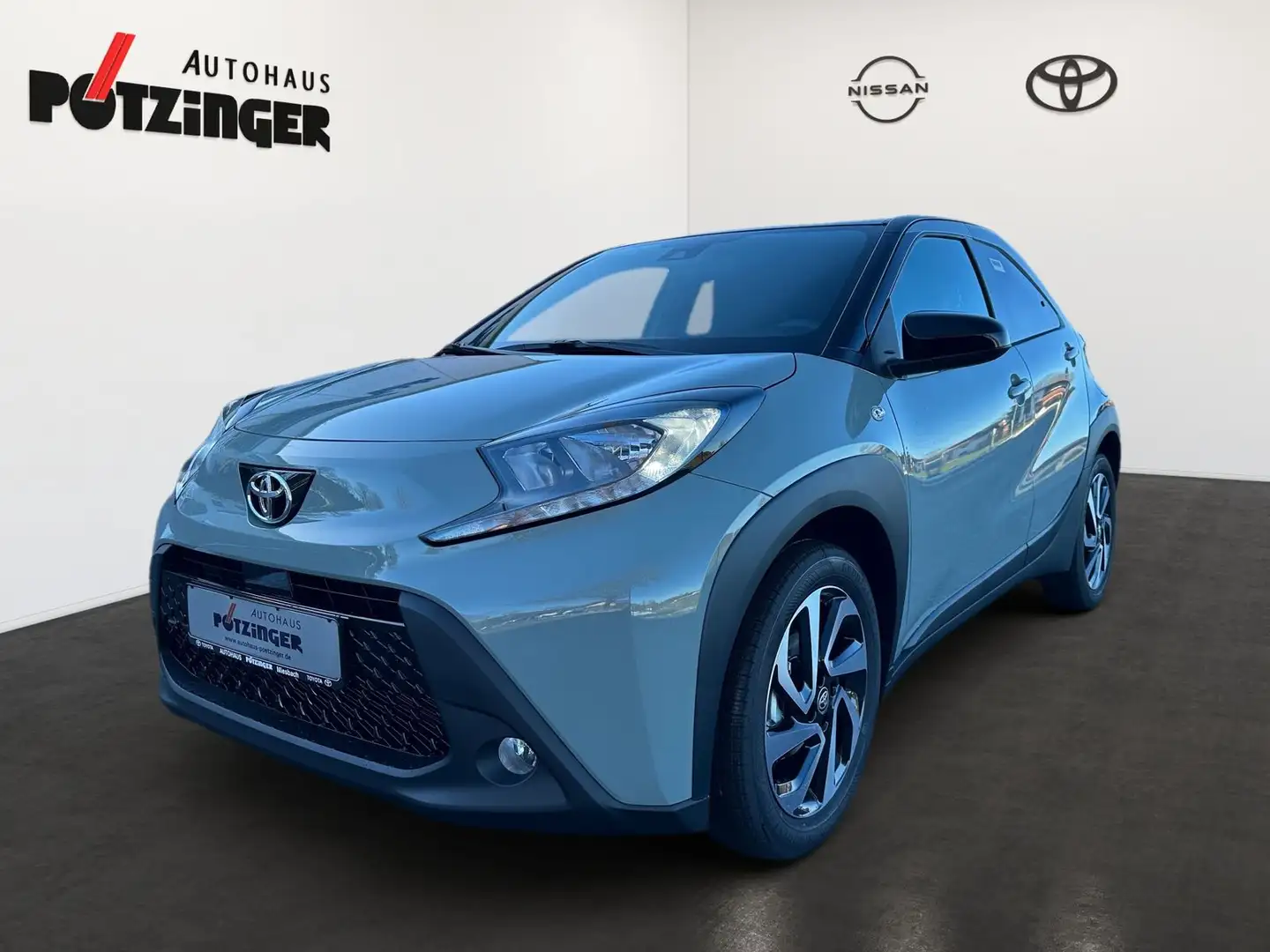Toyota Aygo X 1.0 Team D, Kamera,DAB,Apple/Android Gri - 1