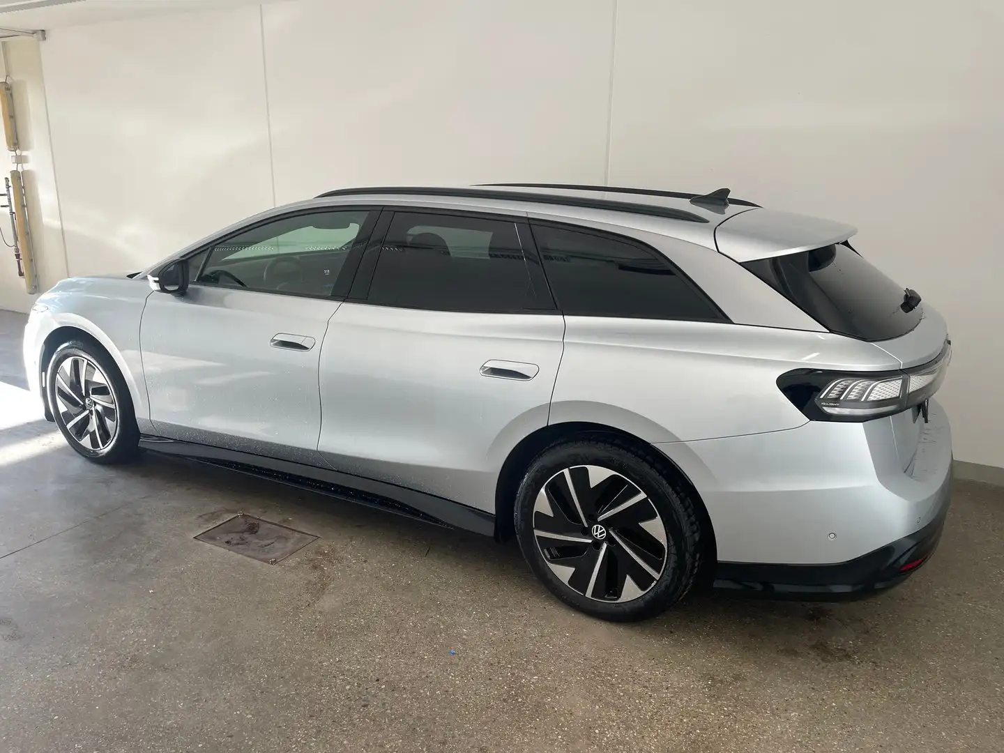 Volkswagen ID.7 Tourer Pro 210 kW Business Argintiu - 2