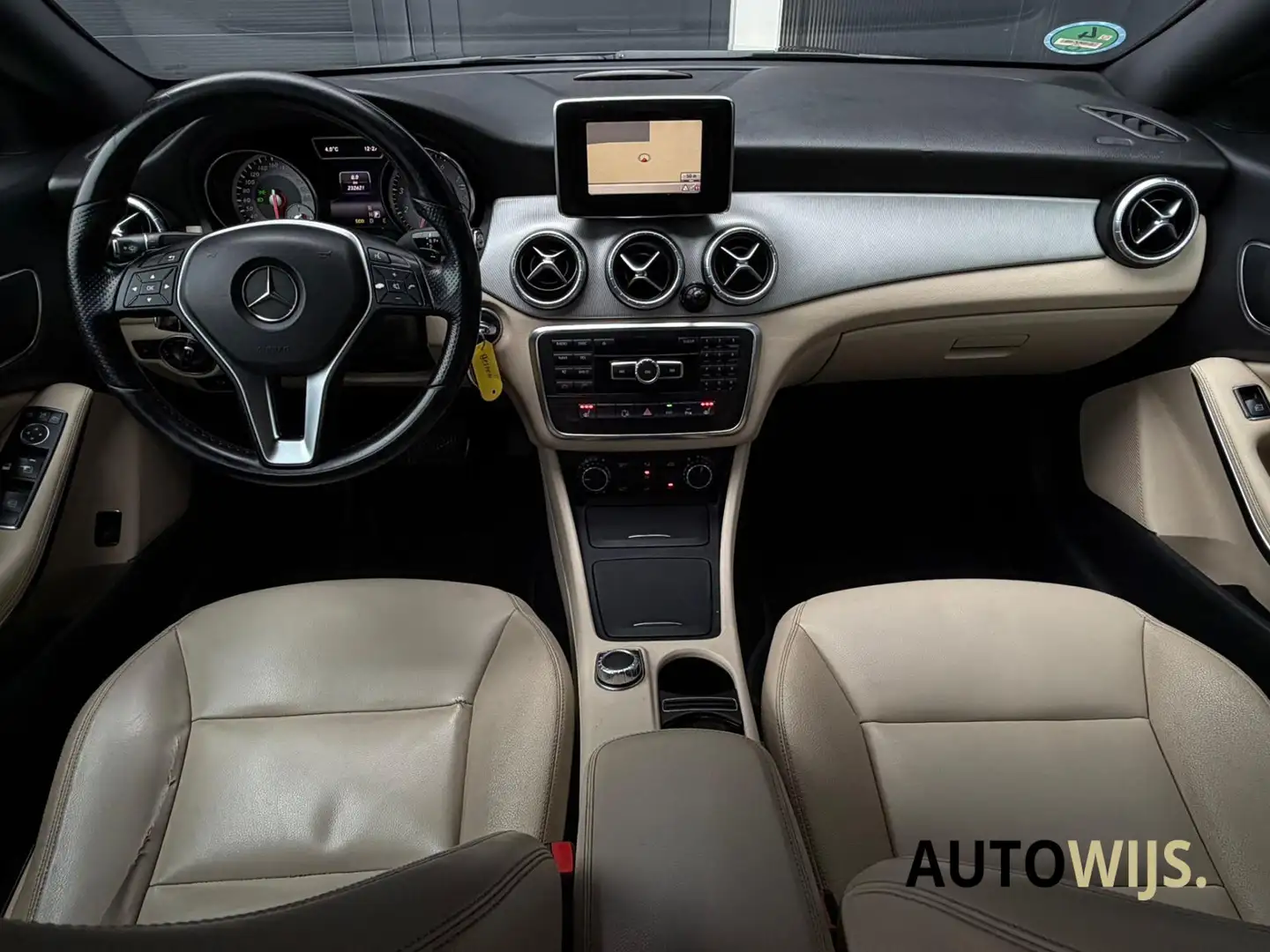 Mercedes-Benz CLA 200 Edition 1|Leder|Camera|NL AUTO|LED|Stoelverw Zwart - 2