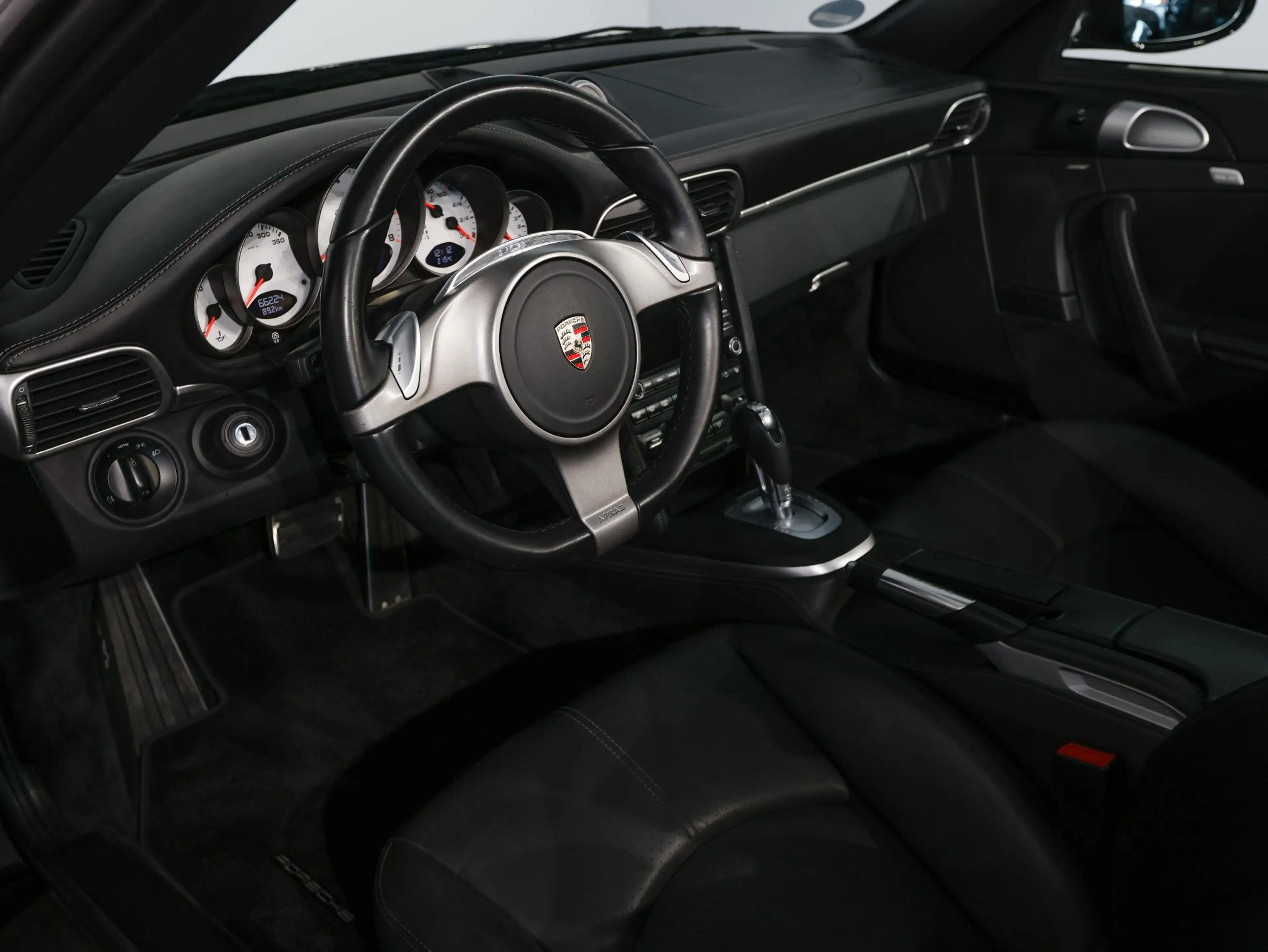 Porsche 997 Cabrio 3.8 Turbo — photo 8