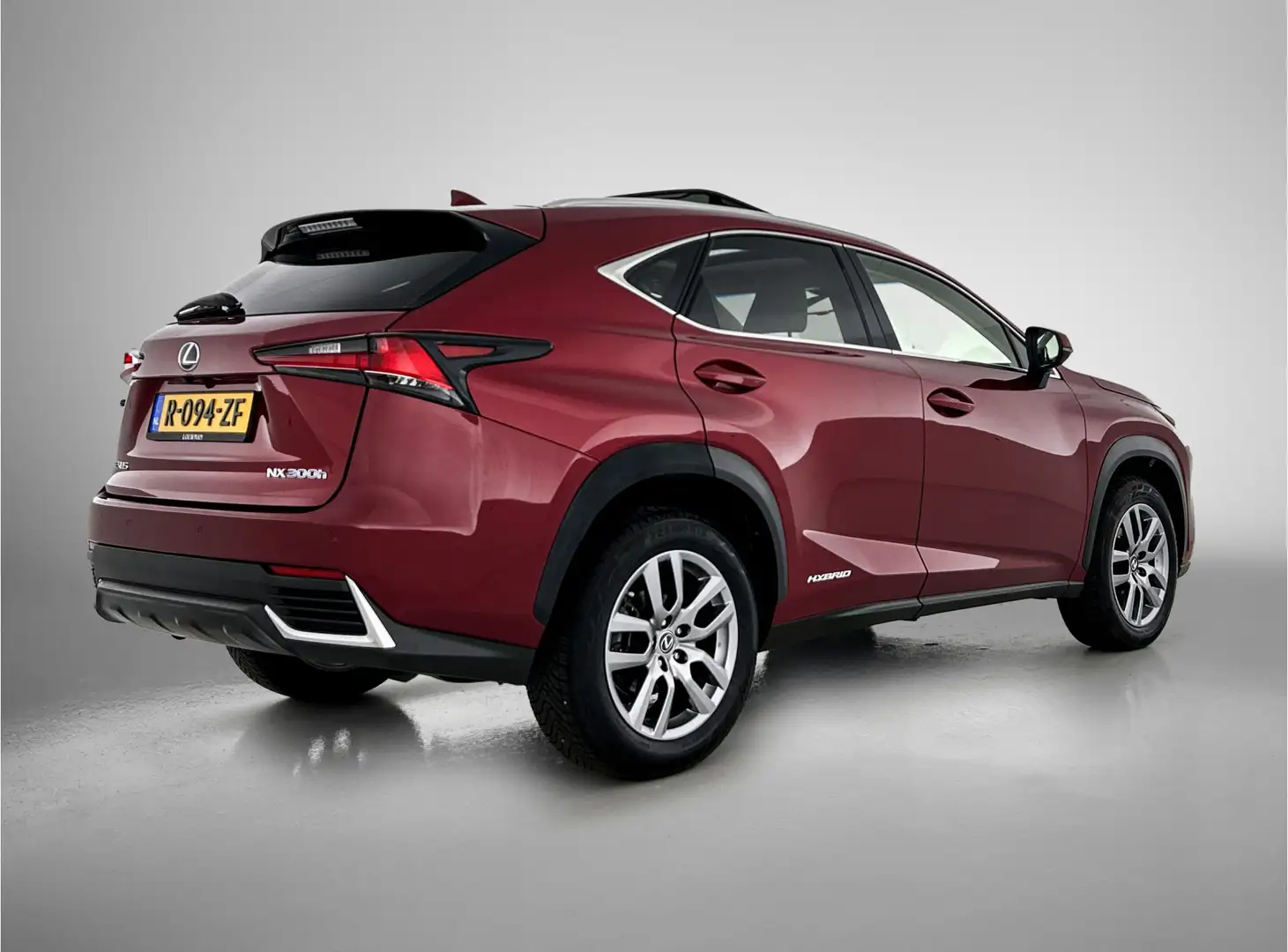Lexus NX 300h AWD Luxury Line Limited | Schuif - / kanteldak | Rood - 2